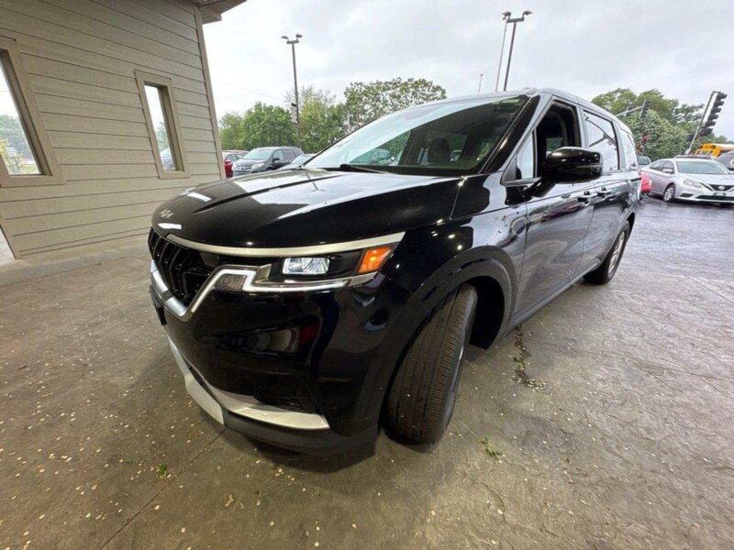 2024 Black Kia Carnival LX (KNDNB4H39R6) with an 3.5L V6 290hp 262ft. lbs. engine, Automatic transmission, located at 25355 Eames Street, Channahon, IL, 60410, (815) 467-1807, 41.429108, -88.228432 - Photo#6