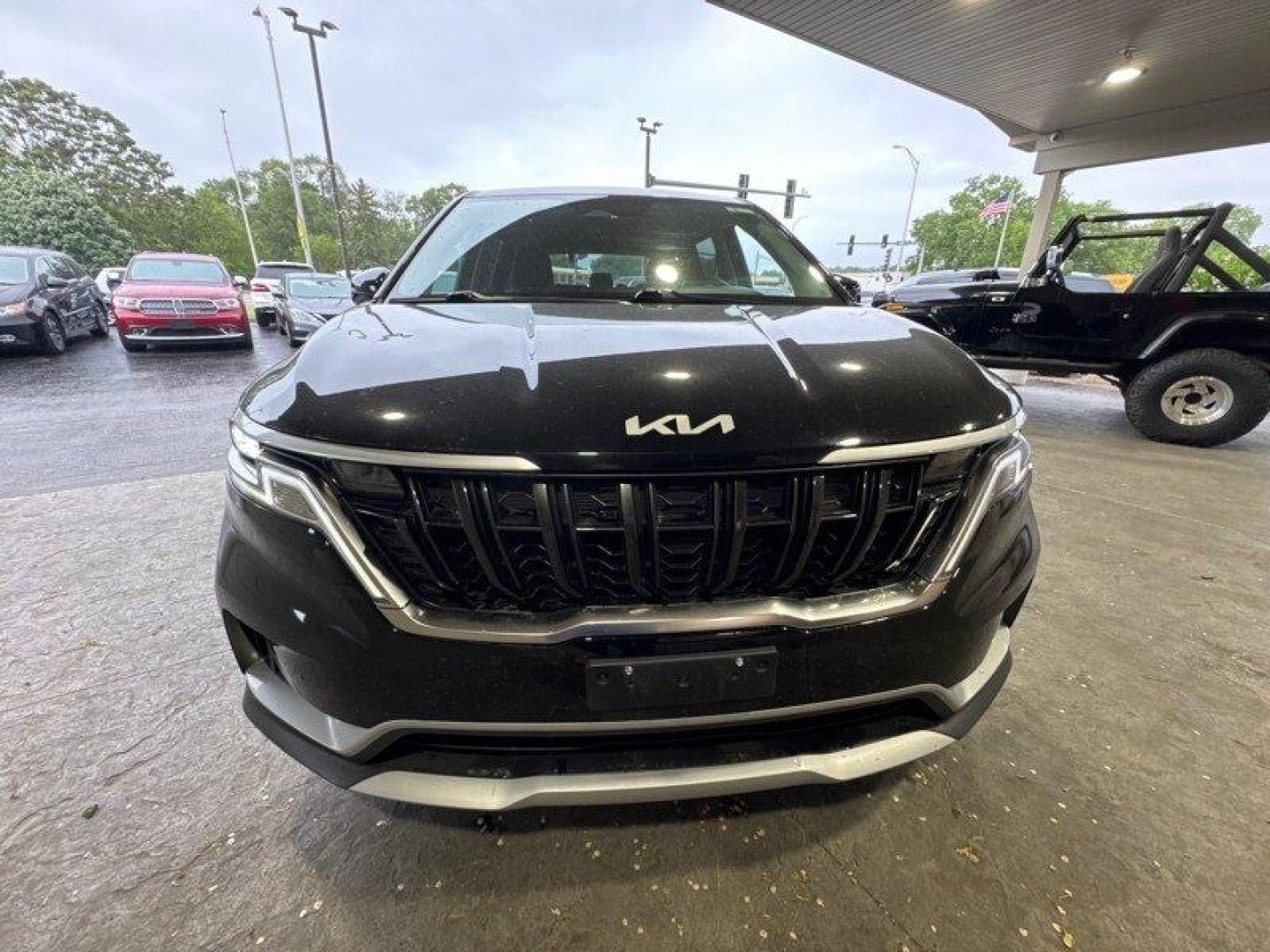 2024 Black Kia Carnival LX (KNDNB4H39R6) with an 3.5L V6 290hp 262ft. lbs. engine, Automatic transmission, located at 25355 Eames Street, Channahon, IL, 60410, (815) 467-1807, 41.429108, -88.228432 - Photo#7
