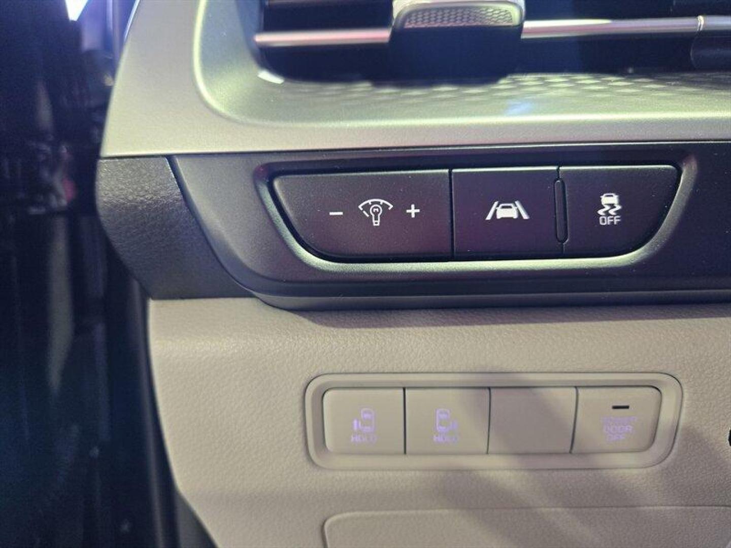 2024 Black Kia Carnival LX (KNDNB4H39R6) with an 3.5L V6 290hp 262ft. lbs. engine, Automatic transmission, located at 25355 Eames Street, Channahon, IL, 60410, (815) 467-1807, 41.429108, -88.228432 - Photo#13