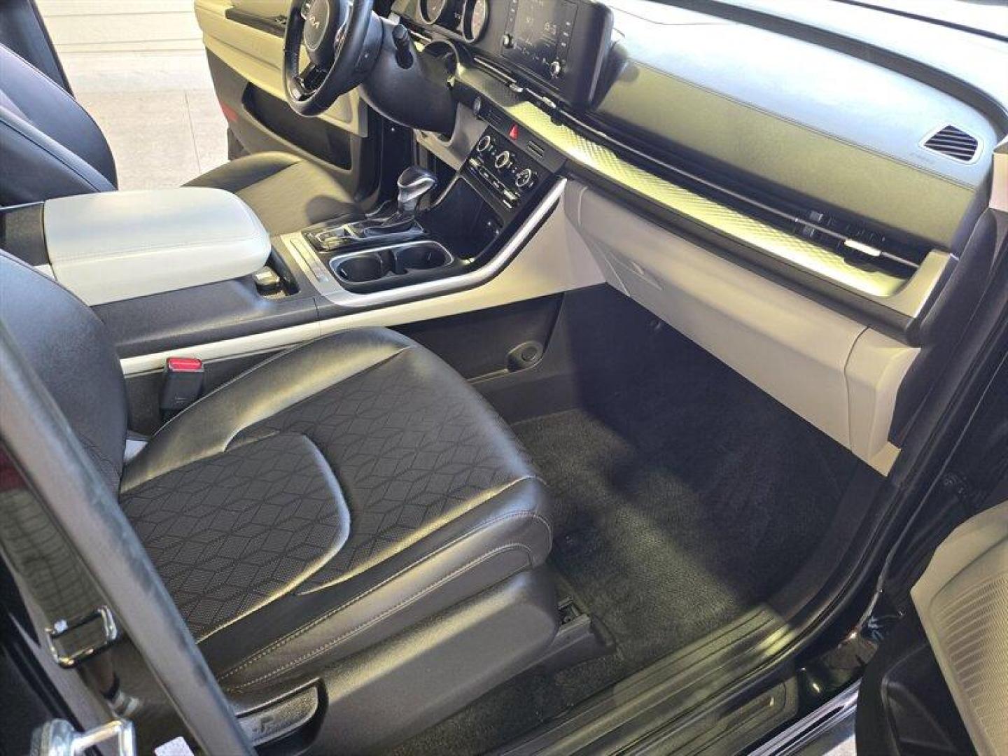 2024 Black Kia Carnival LX (KNDNB4H39R6) with an 3.5L V6 290hp 262ft. lbs. engine, Automatic transmission, located at 25355 Eames Street, Channahon, IL, 60410, (815) 467-1807, 41.429108, -88.228432 - Photo#22