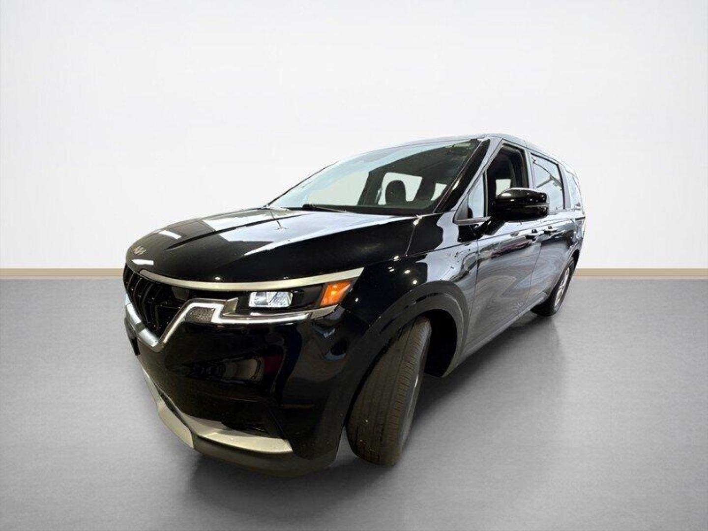 2024 Black Kia Carnival LX (KNDNB4H39R6) with an 3.5L V6 290hp 262ft. lbs. engine, Automatic transmission, located at 25355 Eames Street, Channahon, IL, 60410, (815) 467-1807, 41.429108, -88.228432 - Buckle up, buttercup, because the 2024 Kia Carnival LX is here to take you on a ride you won't forget! Powered by a ferocious 3.5L V6 engine churning out a whopping 290hp and 262ft. lbs. of torque, this beast is ready to conquer the roads with style and sass. Let's talk about the factory default fe - Photo#5