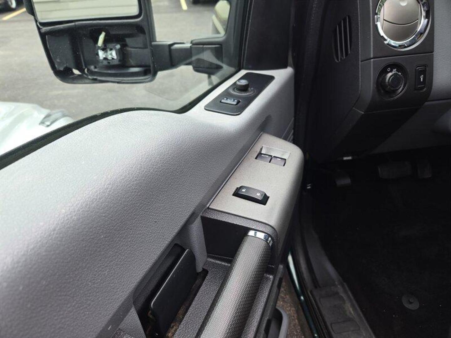 2012 Green Gem Metallic Ford F-250 XLT (1FT7X2B6XCE) with an 6.2L Flex Fuel V8 385hp 405ft. lbs. engine, Automatic transmission, located at 25355 Eames Street, Channahon, IL, 60410, (815) 467-1807, 41.429108, -88.228432 - ** TRADE IN WHOLESALE SPECIAL, HAS DAMAGE AND IS RUSTY BUT HAS LOW MILES AND NO WARNING LIGHTS ON THE DASH. SOLD AS-IS WE ARE NOT INSPECTING SO DO NOT KNOW WHAT IT MAY NEED MECHANICALLY. ** - Photo#3