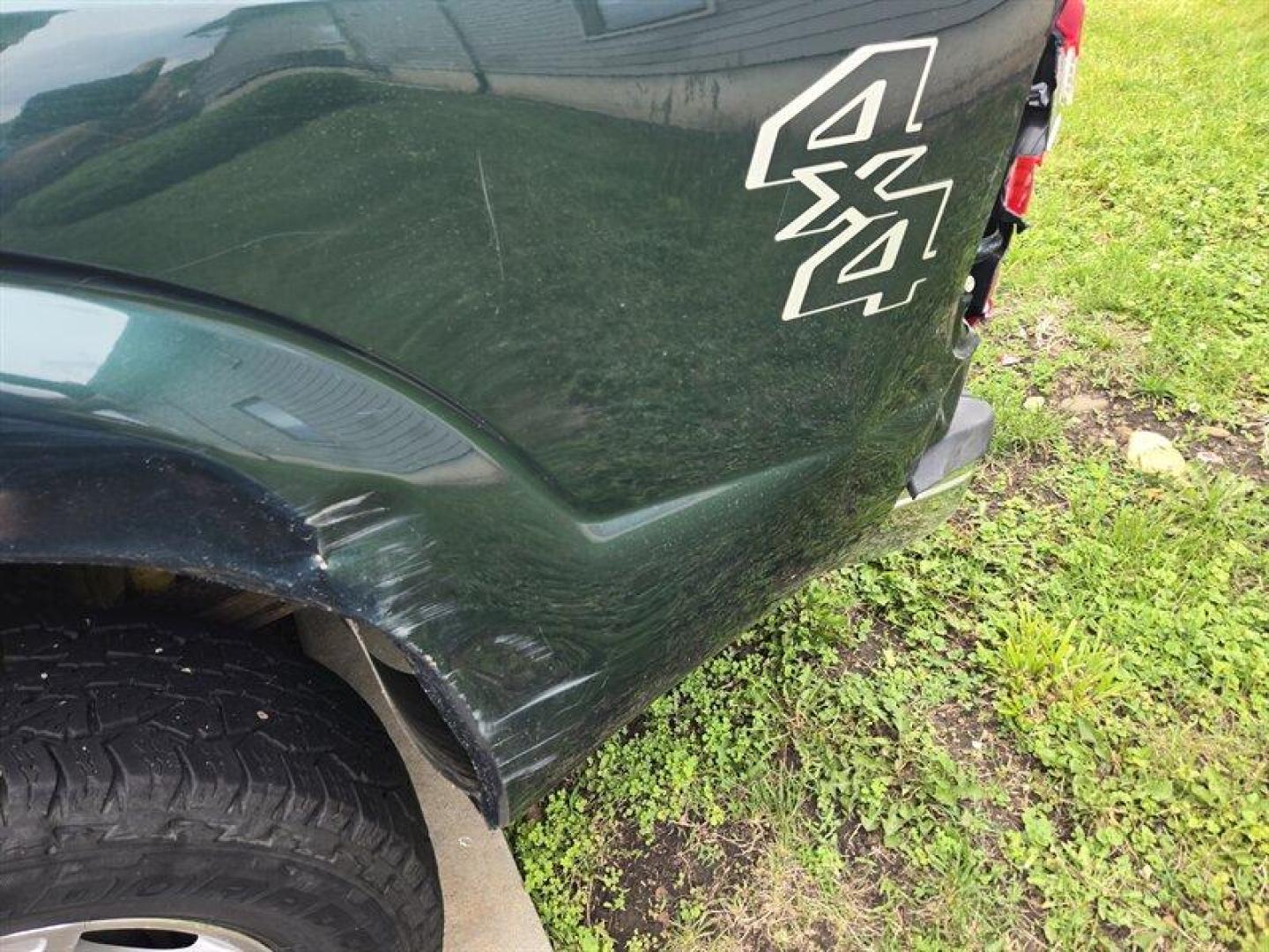 2012 Green Gem Metallic Ford F-250 XLT (1FT7X2B6XCE) with an 6.2L Flex Fuel V8 385hp 405ft. lbs. engine, Automatic transmission, located at 25355 Eames Street, Channahon, IL, 60410, (815) 467-1807, 41.429108, -88.228432 - ** TRADE IN WHOLESALE SPECIAL, HAS DAMAGE AND IS RUSTY BUT HAS LOW MILES AND NO WARNING LIGHTS ON THE DASH. SOLD AS-IS WE ARE NOT INSPECTING SO DO NOT KNOW WHAT IT MAY NEED MECHANICALLY. ** - Photo#6
