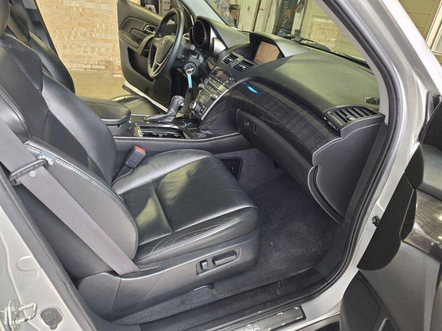2008 Billet Silver Metallic Acura MDX Technology SH-AWD (2HNYD28658H) with an 3.7L V6 300hp 275ft. lbs. engine, Automatic transmission, located at 25355 Eames Street, Channahon, IL, 60410, (815) 467-1807, 41.429108, -88.228432 - Photo#17
