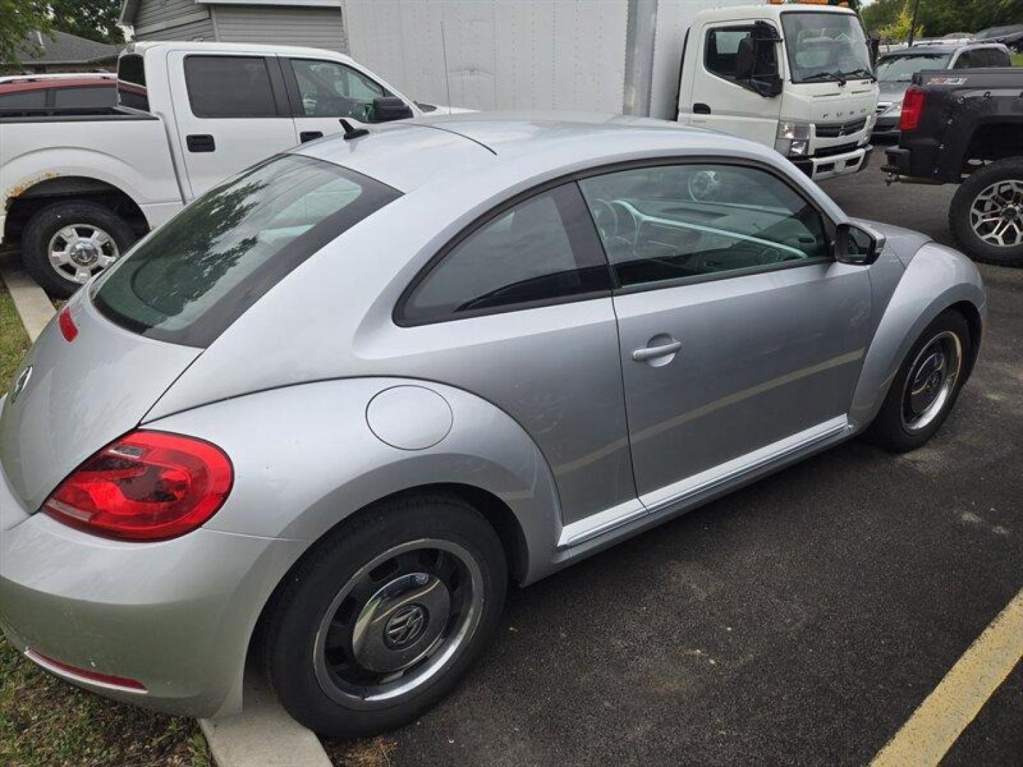 2012 Reflex Silver Metallic Volkswagen Beetle-Classic 2.5L (3VWJP7AT7CM) with an 2.5L I5 170hp 177ft. lbs. PZEV engine, Automatic transmission, located at 25355 Eames Street, Channahon, IL, 60410, (815) 467-1807, 41.429108, -88.228432 - ** LOCAL TRADE IN BEING SOLD AS-IS, HOOD LATCH BROKEN, NEEDS TIRES, BRAKES, AND SHOCKS. ** - Photo#2