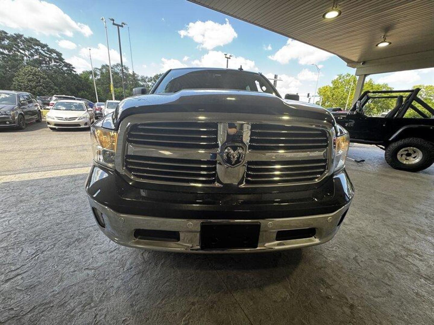 2018 Brilliant Black Crystal Pearl Coat RAM 1500 Big Horn (3C6RR7LT1JG) with an HEMI 5.7L V8 395hp 410ft. lbs. engine, Automatic transmission, located at 25355 Eames Street, Channahon, IL, 60410, (815) 467-1807, 41.429108, -88.228432 - Introducing the 2018 RAM 1500 SLT, a powerhouse of a truck that combines rugged capability with refined comfort. Under the hood, this beast is propelled by a HEMI 5.7L V8 engine, delivering an impressive 395 horsepower and 410 lb-ft of torque. Whether you're towing heavy loads or tackling tough terr - Photo#8