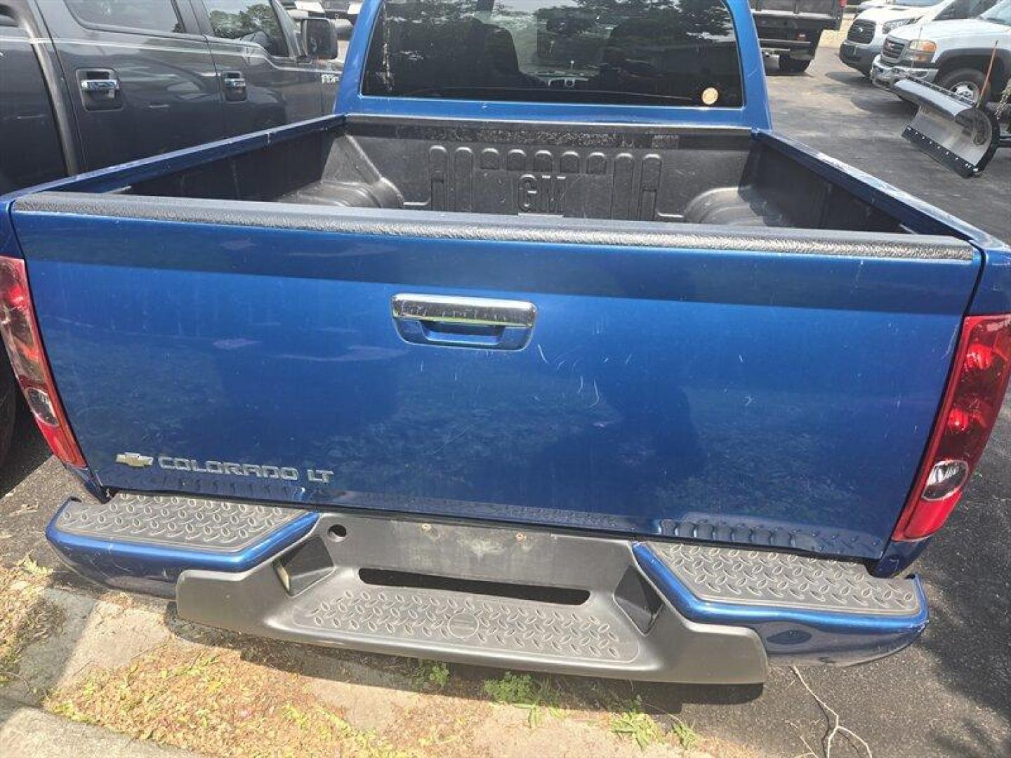 2009 Deep Navy Chevrolet Colorado LT (1GCCS139898) with an 2.9L I4 185hp 190ft. lbs. engine, Automatic transmission, located at 25355 Eames Street, Channahon, IL, 60410, (815) 467-1807, 41.429108, -88.228432 - ** LOCAL TRADE IN, WHOLESALE SPECIAL PRICED BELOW MARKET VALUE, HAS RUST ON BED AND CHECK ENGINE LIGHT, SOLD AS IS AS SHOWN WE ARE NOT INSPECTING ONLY 79,000 MILES. ** - Photo#2