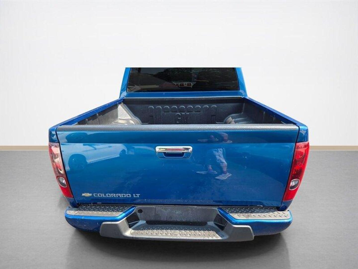 2009 Deep Navy Chevrolet Colorado LT (1GCCS139898) with an 2.9L I4 185hp 190ft. lbs. engine, Automatic transmission, located at 25355 Eames Street, Channahon, IL, 60410, (815) 467-1807, 41.429108, -88.228432 - ** LOCAL TRADE IN, WHOLESALE SPECIAL PRICED BELOW MARKET VALUE, HAS RUST ON BED AND CHECK ENGINE LIGHT, SOLD AS IS AS SHOWN WE ARE NOT INSPECTING ONLY 79,000 MILES. ** - Photo#3