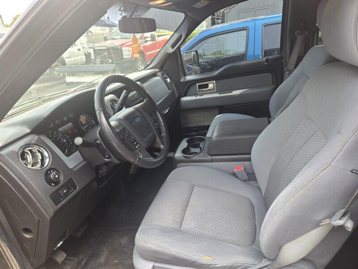 2011 Sterling Grey Metallic Ford F-150 XLT (1FTEW1CM6BF) with an 3.7L Flex Fuel V6 302hp 278ft. lbs. engine, Automatic transmission, located at 25355 Eames Street, Channahon, IL, 60410, (815) 467-1807, 41.429108, -88.228432 - ** LOCAL TRADE IN PRICED BELOW MARKET VALUE, AS-IS AS SHOWN WE ARE NOT INSPECTING, HAS RUST ON CAB CORNERS AND BED. ** - Photo#5
