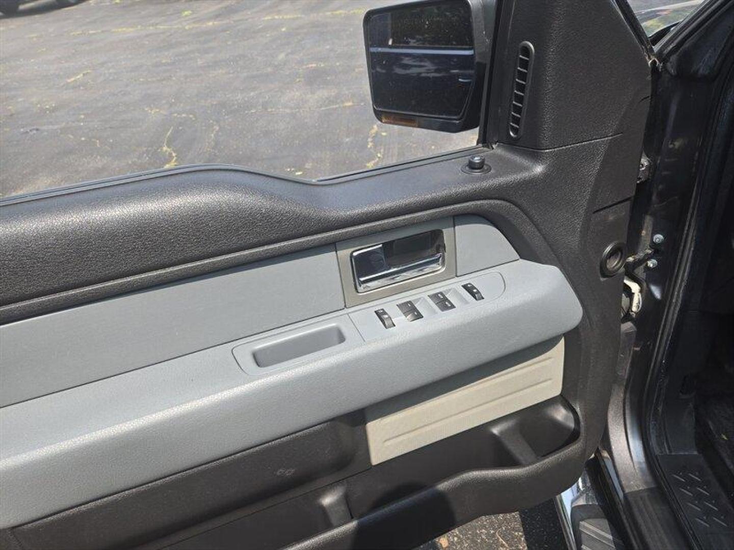 2011 Sterling Grey Metallic Ford F-150 XLT (1FTEW1CM6BF) with an 3.7L Flex Fuel V6 302hp 278ft. lbs. engine, Automatic transmission, located at 25355 Eames Street, Channahon, IL, 60410, (815) 467-1807, 41.429108, -88.228432 - ** LOCAL TRADE IN PRICED BELOW MARKET VALUE, AS-IS AS SHOWN WE ARE NOT INSPECTING, HAS RUST ON CAB CORNERS AND BED. ** - Photo#6
