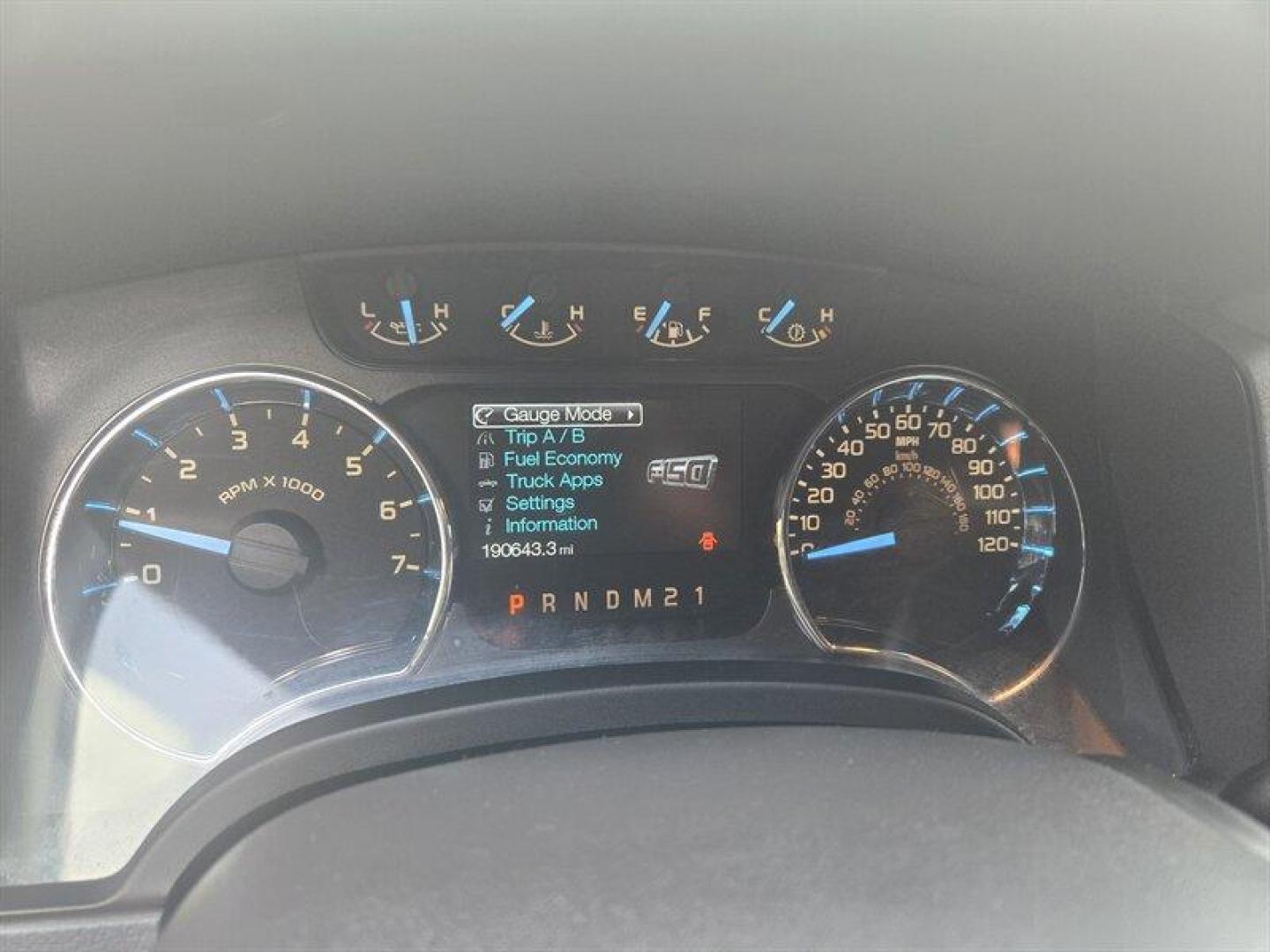 2011 Sterling Grey Metallic Ford F-150 XLT (1FTEW1CM6BF) with an 3.7L Flex Fuel V6 302hp 278ft. lbs. engine, Automatic transmission, located at 25355 Eames Street, Channahon, IL, 60410, (815) 467-1807, 41.429108, -88.228432 - ** LOCAL TRADE IN PRICED BELOW MARKET VALUE, AS-IS AS SHOWN WE ARE NOT INSPECTING, HAS RUST ON CAB CORNERS AND BED. ** - Photo#7