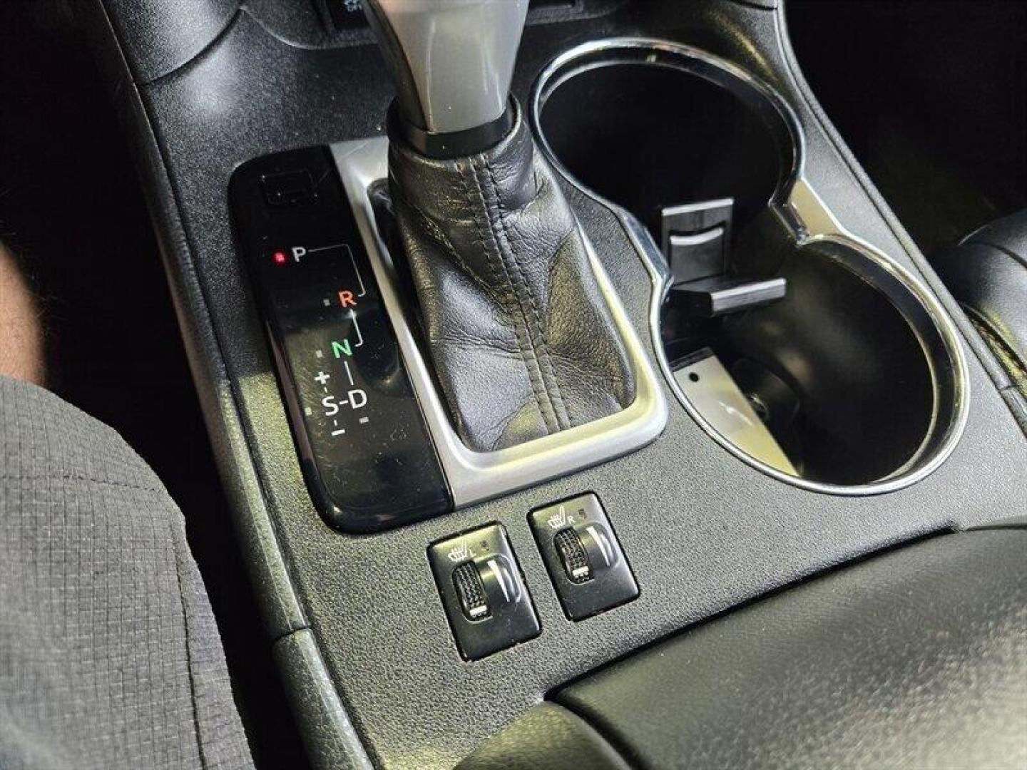 2015 Predawn Gray Mica Toyota Highlander XLE V6 (5TDJKRFH5FS) with an 3.5L V6 270hp 248ft. lbs. engine, Automatic transmission, located at 25355 Eames Street, Channahon, IL, 60410, (815) 467-1807, 41.429108, -88.228432 - Conquer the roads in this powerhouse of a machine - the 2015 Toyota Highlander XLE! Equipped with a robust 3.5L V6 engine, delivering a heart-pounding 270hp and 248ft. lbs. of torque, this SUV is built for thrill-seekers and adventurers alike. Step inside the lap of luxury with the Black interior, - Photo#25
