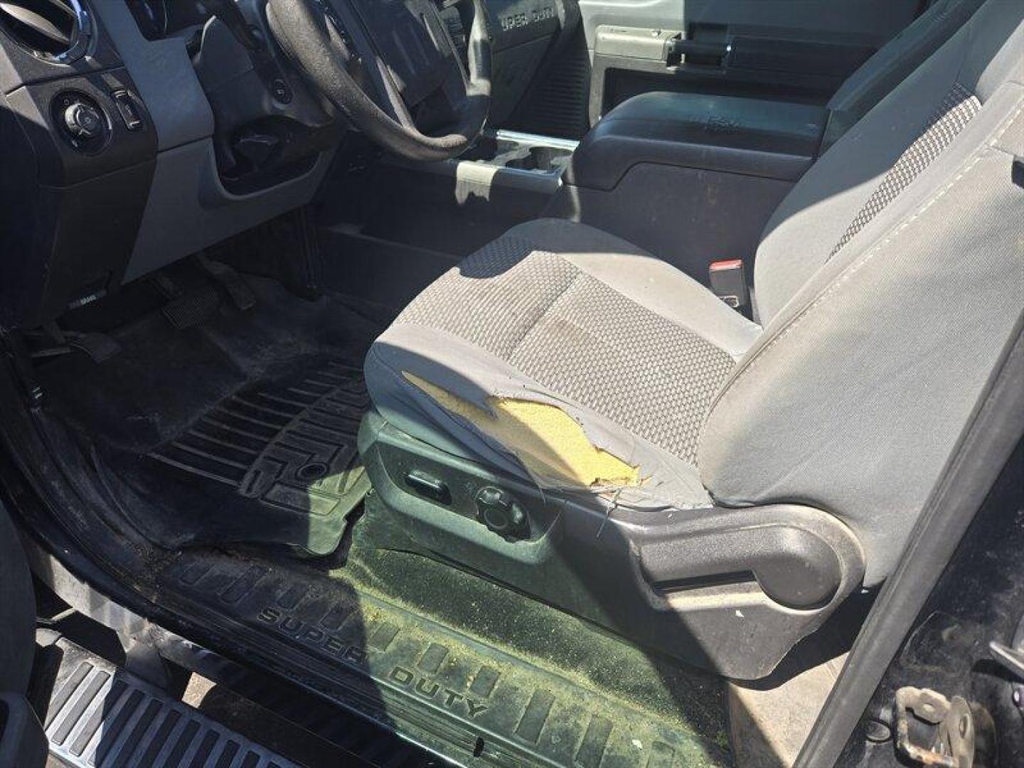2012 Black Ford F-250 XLT (1FT7X2B63CE) with an 6.2L Flex Fuel V8 385hp 405ft. lbs. engine, Automatic transmission, located at 25355 Eames Street, Channahon, IL, 60410, (815) 467-1807, 41.429108, -88.228432 - ** LOCAL TRADE IN SPECIAL, AS-IS, PRICED TO MOVE, 8 FOOT BED, HAS RUST ON REAR WHEEL WELLS, ABS AND TRACTION LIGHTS ARE ON. ** - Photo#6