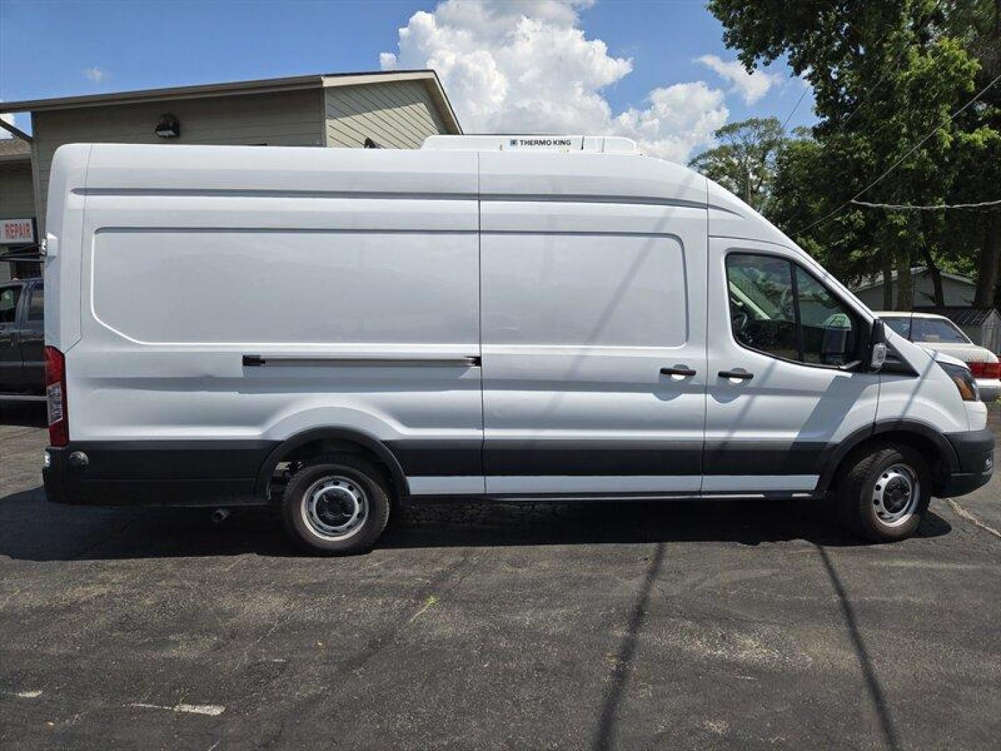 2023 Oxford White Ford Transit (1FTBW3X85PK) with an 3.5L Flex Fuel V6 275hp 260ft. lbs. engine, Automatic transmission, located at 25355 Eames Street, Channahon, IL, 60410, (815) 467-1807, 41.429108, -88.228432 - ** THERMO KING V-520 RT MAX REEFER UNIT. ** Presenting the 2023 Ford Transit 350, a reliable and efficient workhorse ready to tackle any task. Under the hood, you'll find a robust 3.5L Flex Fuel V6 engine, delivering 275hp and 260ft. lbs. of torque for a smooth and powerful driving experience. The e - Photo#2