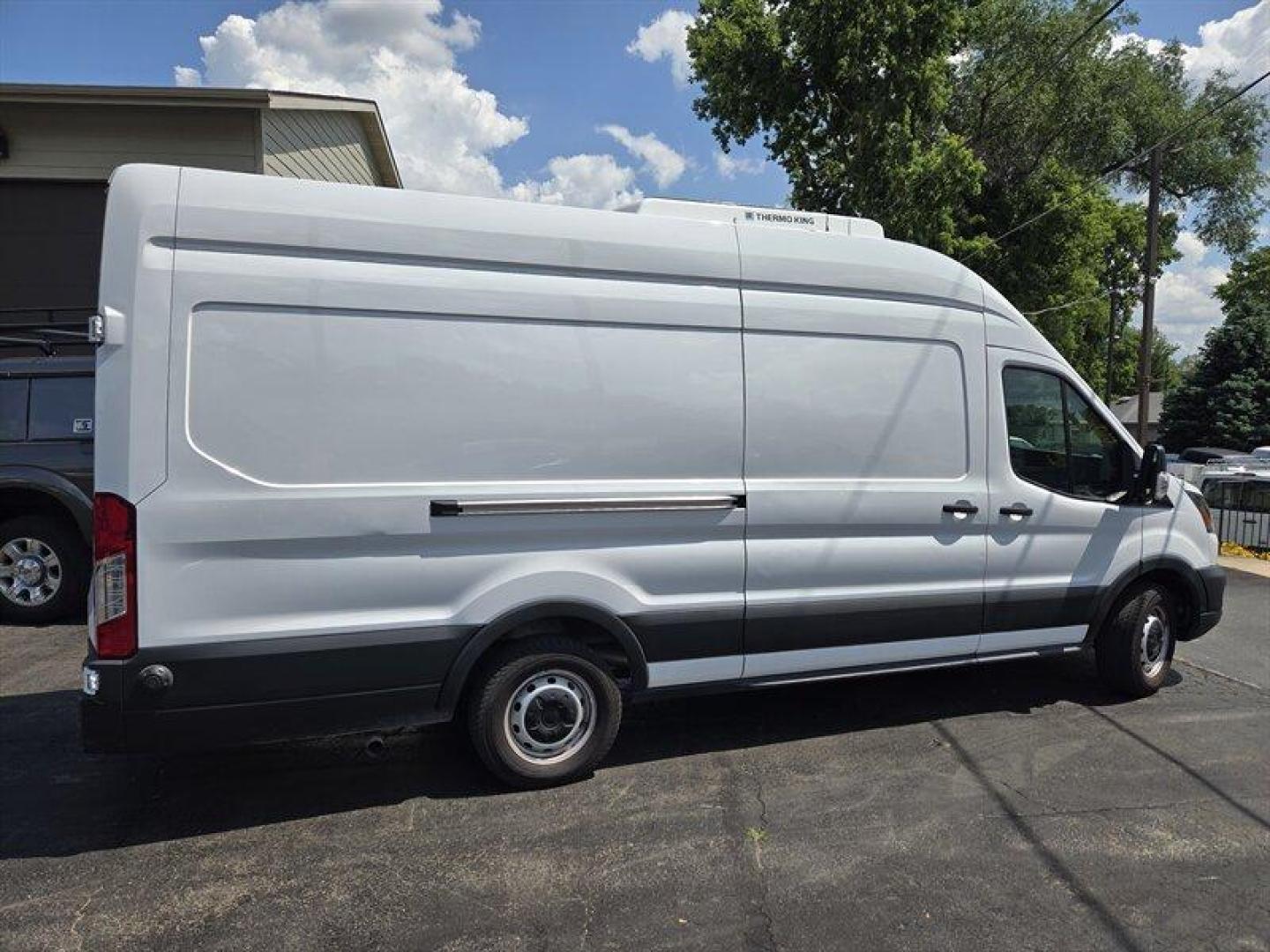 2023 Oxford White Ford Transit (1FTBW3X85PK) with an 3.5L Flex Fuel V6 275hp 260ft. lbs. engine, Automatic transmission, located at 25355 Eames Street, Channahon, IL, 60410, (815) 467-1807, 41.429108, -88.228432 - ** THERMO KING V-520 RT MAX REEFER UNIT. ** Presenting the 2023 Ford Transit 350, a reliable and efficient workhorse ready to tackle any task. Under the hood, you'll find a robust 3.5L Flex Fuel V6 engine, delivering 275hp and 260ft. lbs. of torque for a smooth and powerful driving experience. The e - Photo#3