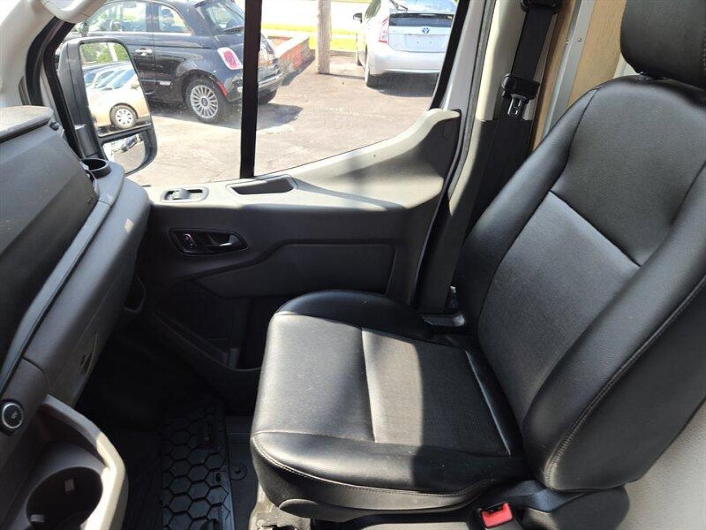 2023 Oxford White Ford Transit (1FTBW3X85PK) with an 3.5L Flex Fuel V6 275hp 260ft. lbs. engine, Automatic transmission, located at 25355 Eames Street, Channahon, IL, 60410, (815) 467-1807, 41.429108, -88.228432 - ** THERMO KING V-520 RT MAX REEFER UNIT. ** Presenting the 2023 Ford Transit 350, a reliable and efficient workhorse ready to tackle any task. Under the hood, you'll find a robust 3.5L Flex Fuel V6 engine, delivering 275hp and 260ft. lbs. of torque for a smooth and powerful driving experience. The e - Photo#24