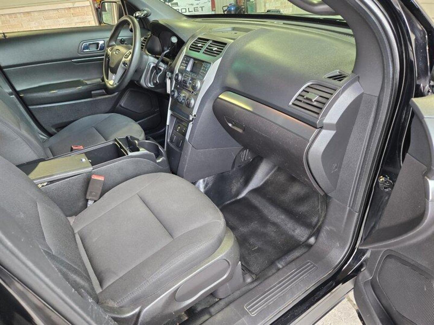 2015 Ebony Ford Explorer (1FM5K8ARXFG) with an 3.7L V6 304hp 279ft. lbs. engine, Automatic transmission, located at 25355 Eames Street, Channahon, IL, 60410, (815) 467-1807, 41.429108, -88.228432 - Looking for a vehicle that commands respect on the road? Look no further than this 2015 Ford Explorer Police Interceptor Utility in sleek Shadow Black exterior and Charcoal Black interior. Powered by a robust 3.7L V6 engine pumping out 304hp and 279ft. lbs. of torque, this beast means business. Whe - Photo#14