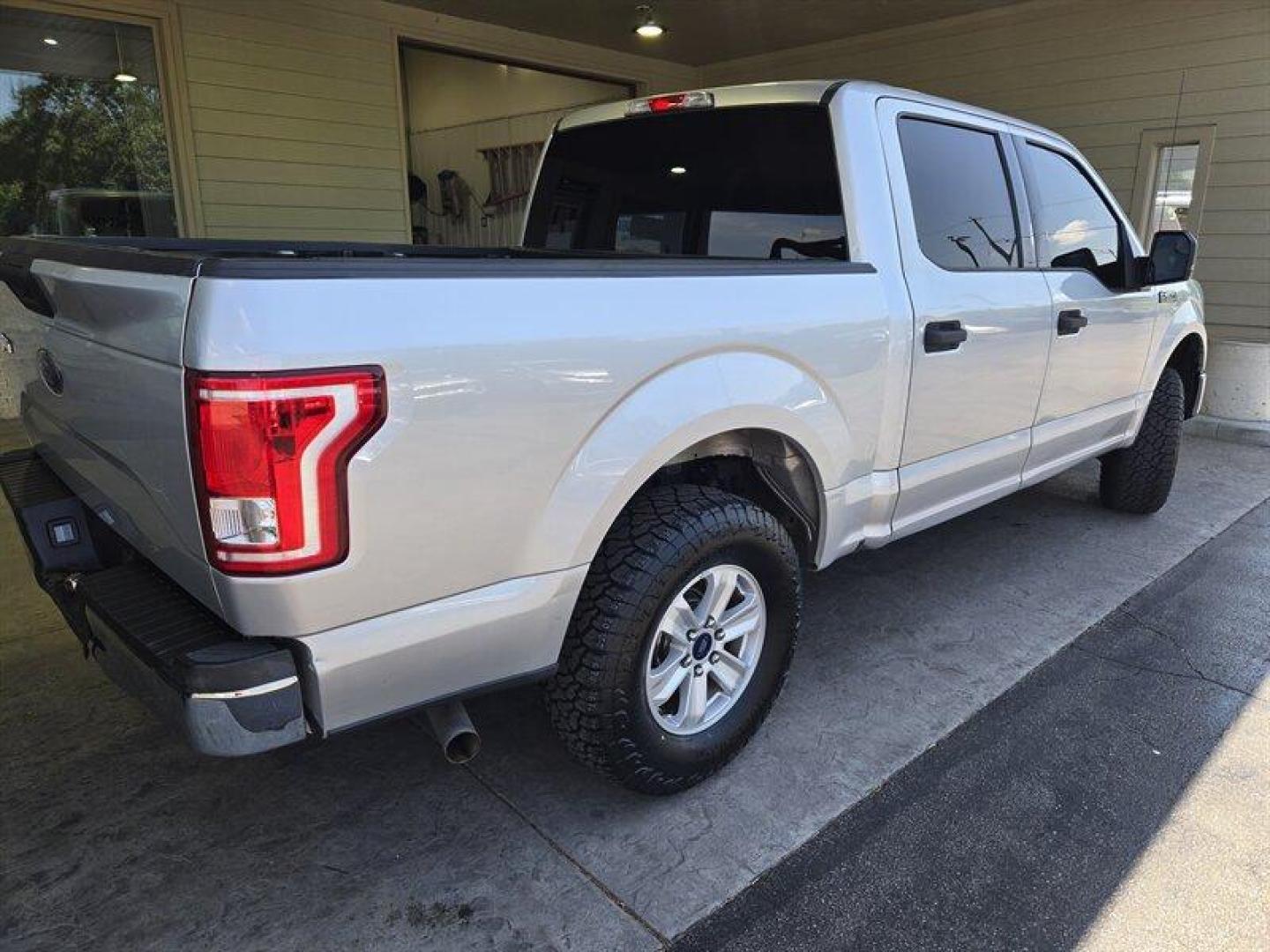 2017 Ingot Silver Ford F-150 XLT (1FTEW1CF8HK) with an 5.0L Flex Fuel V8 385hp 387ft. lbs. engine, Automatic transmission, located at 25355 Eames Street, Channahon, IL, 60410, (815) 467-1807, 41.429108, -88.228432 - Introducing the majestic 2017 Ford F-150 XLT, a true titan on the road with its commanding presence and unparalleled performance. Beneath the hood lies a mighty 5.0L Flex Fuel V8 engine, delivering an impressive 385 horsepower and 387 ft. lbs. of torque, ensuring that every drive is a thrilling expe - Photo#3