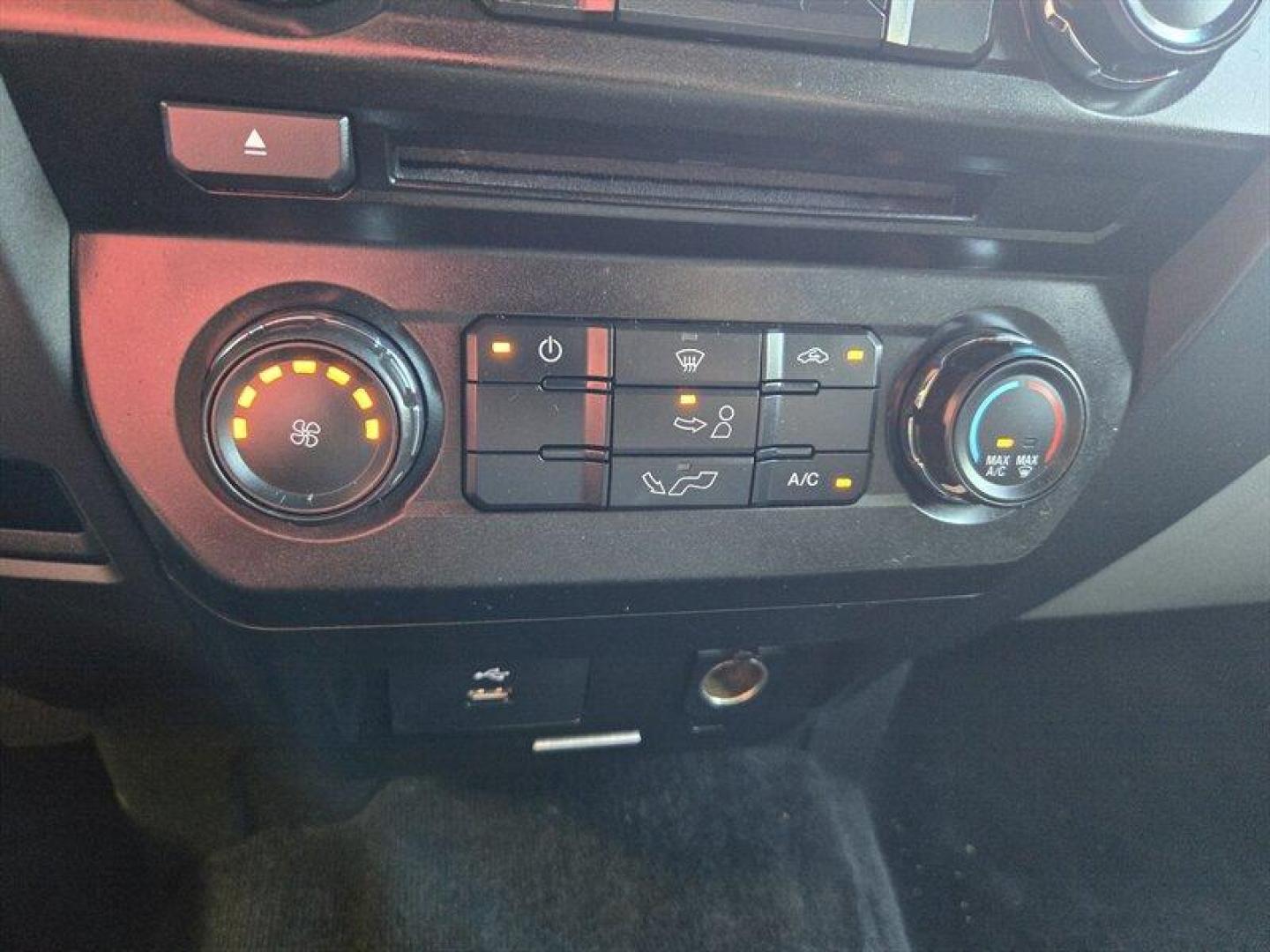 2017 Ingot Silver Ford F-150 XLT (1FTEW1CF8HK) with an 5.0L Flex Fuel V8 385hp 387ft. lbs. engine, Automatic transmission, located at 25355 Eames Street, Channahon, IL, 60410, (815) 467-1807, 41.429108, -88.228432 - Introducing the majestic 2017 Ford F-150 XLT, a true titan on the road with its commanding presence and unparalleled performance. Beneath the hood lies a mighty 5.0L Flex Fuel V8 engine, delivering an impressive 385 horsepower and 387 ft. lbs. of torque, ensuring that every drive is a thrilling expe - Photo#17