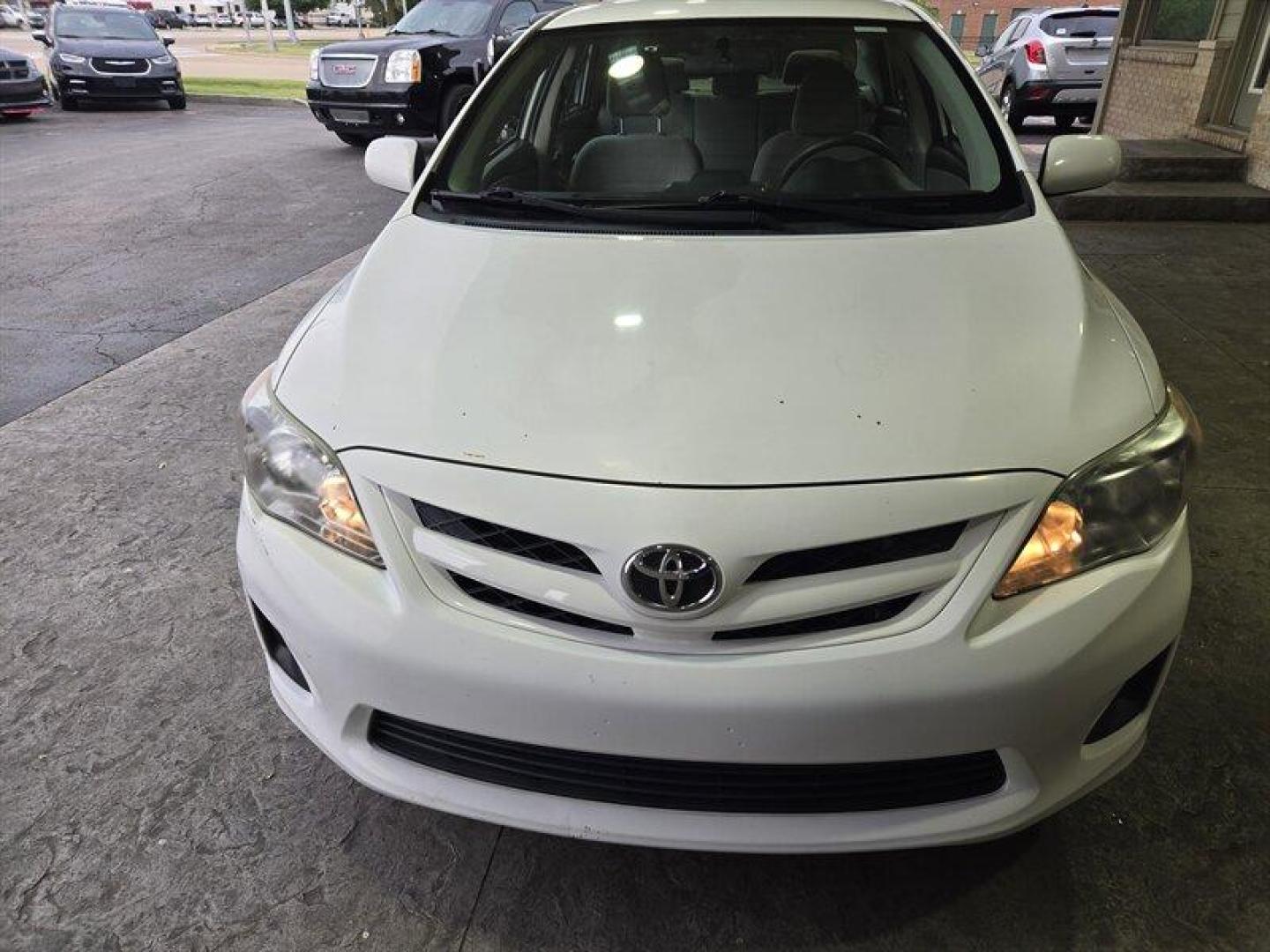 2012 Super White Toyota Corolla L (2T1BU4EE8CC) with an 1.8L I4 132hp 128ft. lbs. engine, Automatic transmission, located at 25355 Eames Street, Channahon, IL, 60410, (815) 467-1807, 41.429108, -88.228432 - ** FLORIDA CAR RUST FREE BUT PAINT IS A CHALKY WHITE. ** This 2012 Toyota Corolla L comes with a reliable 1.8L I4 engine delivering 132hp and 128ft. lbs. of torque. The exterior of this vehicle is finished in a sleek Super White color, complemented by a Black interior. With low mileage of below 60,0 - Photo#9