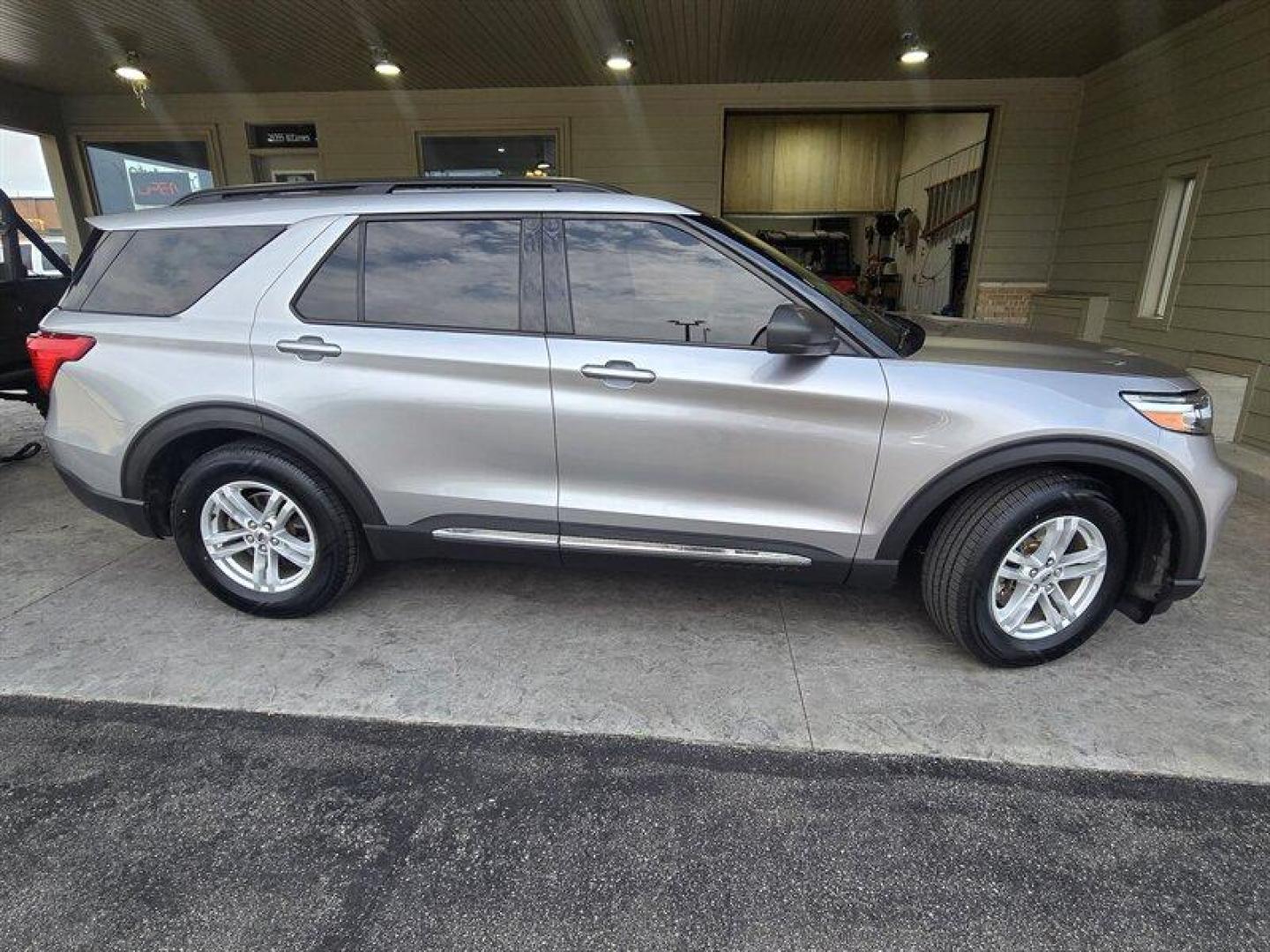 2022 Iconic Silver Ford Explorer XLT (1FMSK7DH9NG) with an EcoBoost 2.3L Turbo I4 300hp 310ft. lbs. engine, Automatic transmission, located at 25355 Eames Street, Channahon, IL, 60410, (815) 467-1807, 41.429108, -88.228432 - Introducing the exceptional 2022 Ford Explorer XLT, a pinnacle of power, style, and innovation! Beneath its sleek Iconic Silver exterior lies a potent EcoBoost 2.3L Turbo I4 engine, delivering an impressive 300hp and 310ft. lbs. of torque for an exhilarating driving experience. Step inside the luxu - Photo#1