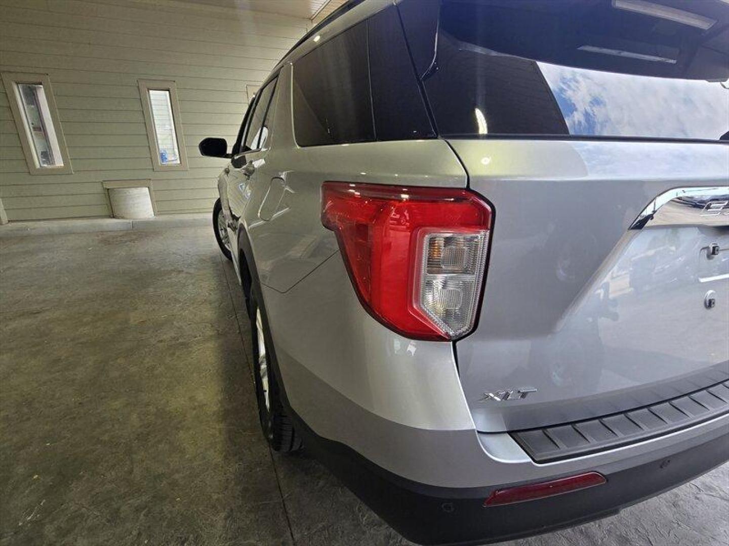 2022 Iconic Silver Ford Explorer XLT (1FMSK7DH9NG) with an EcoBoost 2.3L Turbo I4 300hp 310ft. lbs. engine, Automatic transmission, located at 25355 Eames Street, Channahon, IL, 60410, (815) 467-1807, 41.429108, -88.228432 - Introducing the exceptional 2022 Ford Explorer XLT, a pinnacle of power, style, and innovation! Beneath its sleek Iconic Silver exterior lies a potent EcoBoost 2.3L Turbo I4 engine, delivering an impressive 300hp and 310ft. lbs. of torque for an exhilarating driving experience. Step inside the luxu - Photo#9