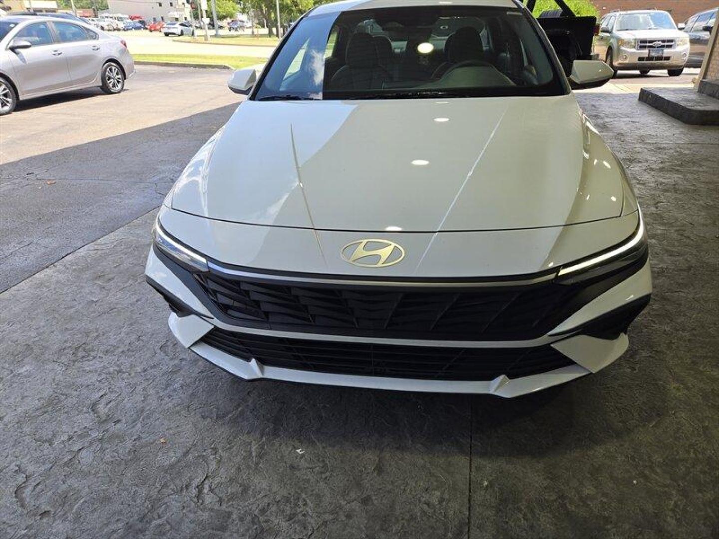2024 Serenity White Pearl Hyundai ELANTRA SE (KMHLL4DG9RU) with an 2.0L I4 147hp 132ft. lbs. engine, Automatic transmission, located at 25355 Eames Street, Channahon, IL, 60410, (815) 467-1807, 41.429108, -88.228432 - Get ready to turn heads in the 2024 Hyundai ELANTRA SE in the stunning Serenity White Pearl exterior color. This sleek sedan is powered by a feisty 2.0L I4 engine, boasting 147hp and 132ft. lbs. of torque to give you that extra kick when you need it. Step inside the ELANTRA SE and experience the ul - Photo#7