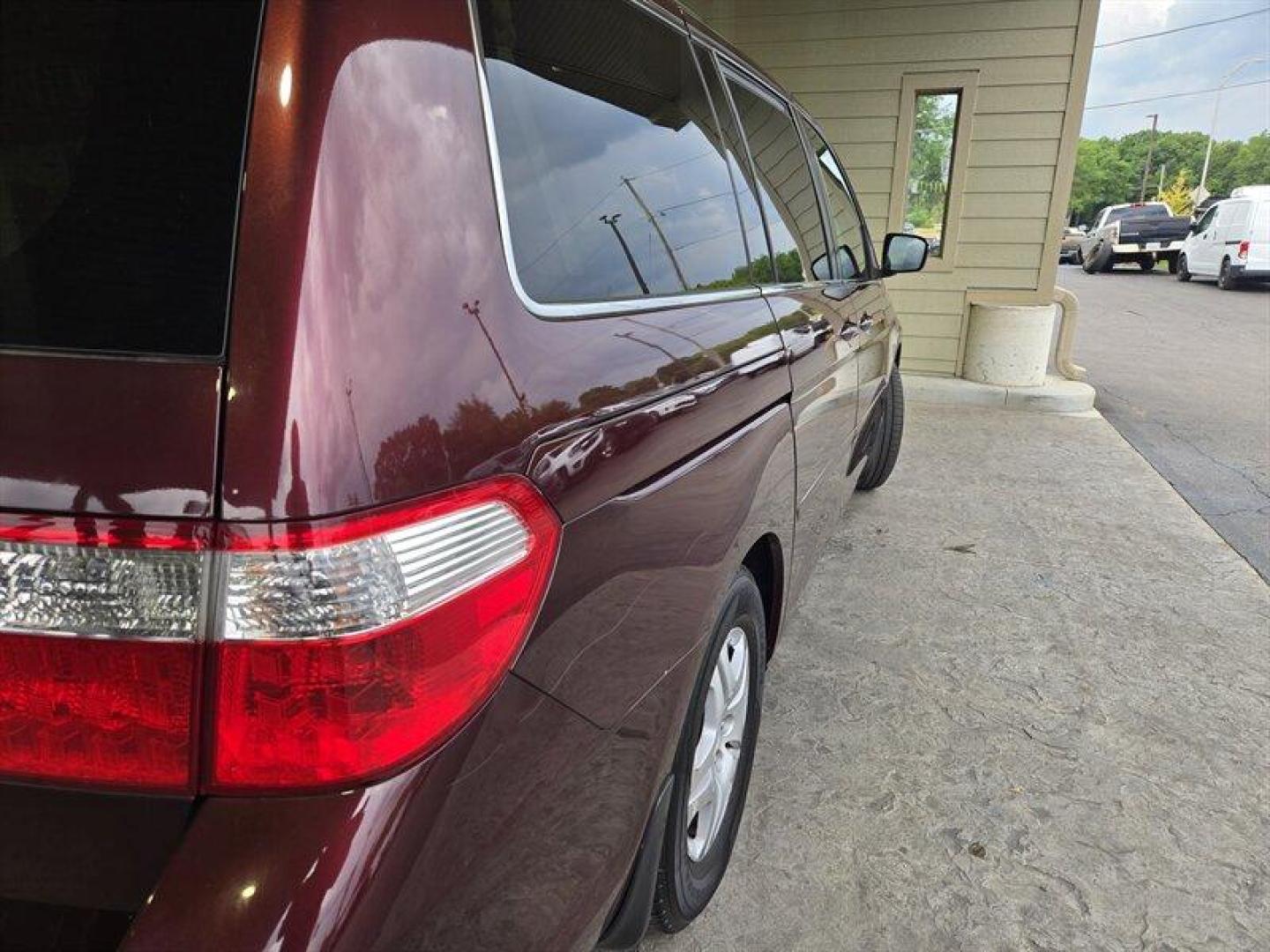 2007 Dark Cherry Pearl Honda Odyssey EX (5FNRL38457B) with an 3.5L V6 244hp 240ft. lbs. engine, Automatic transmission, located at 25355 Eames Street, Channahon, IL, 60410, (815) 467-1807, 41.429108, -88.228432 - Photo#11