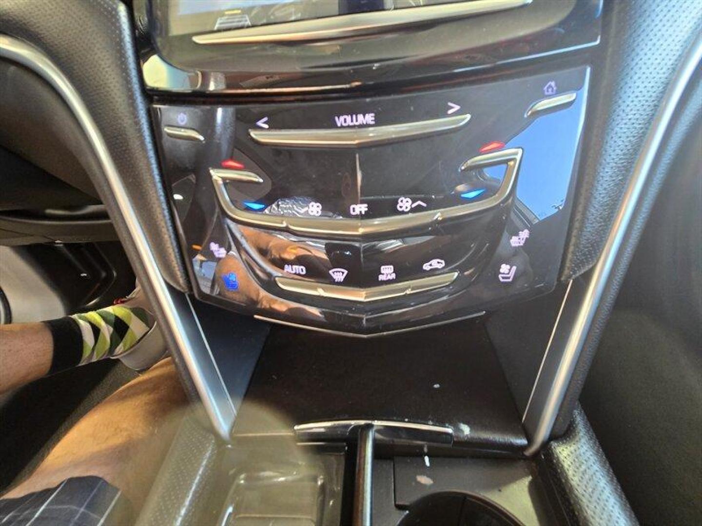 2019 Stellar Black Metallic Cadillac XTS Luxury (2G61M5S32K9) with an 3.6L V6 304hp 264ft. lbs. engine, Automatic transmission, located at 25355 Eames Street, Channahon, IL, 60410, (815) 467-1807, 41.429108, -88.228432 - Photo#18