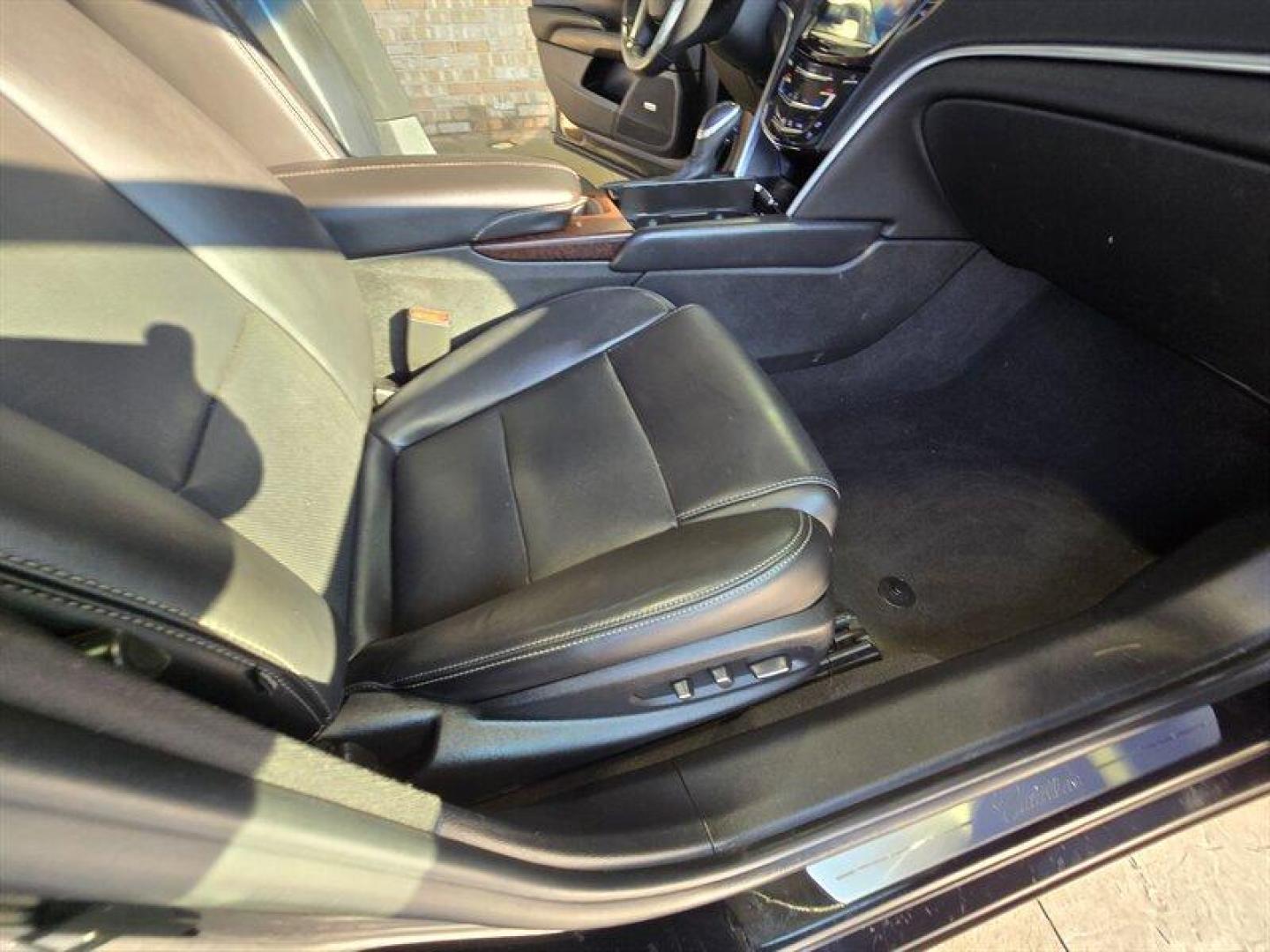 2019 Stellar Black Metallic Cadillac XTS Luxury (2G61M5S32K9) with an 3.6L V6 304hp 264ft. lbs. engine, Automatic transmission, located at 25355 Eames Street, Channahon, IL, 60410, (815) 467-1807, 41.429108, -88.228432 - Photo#13