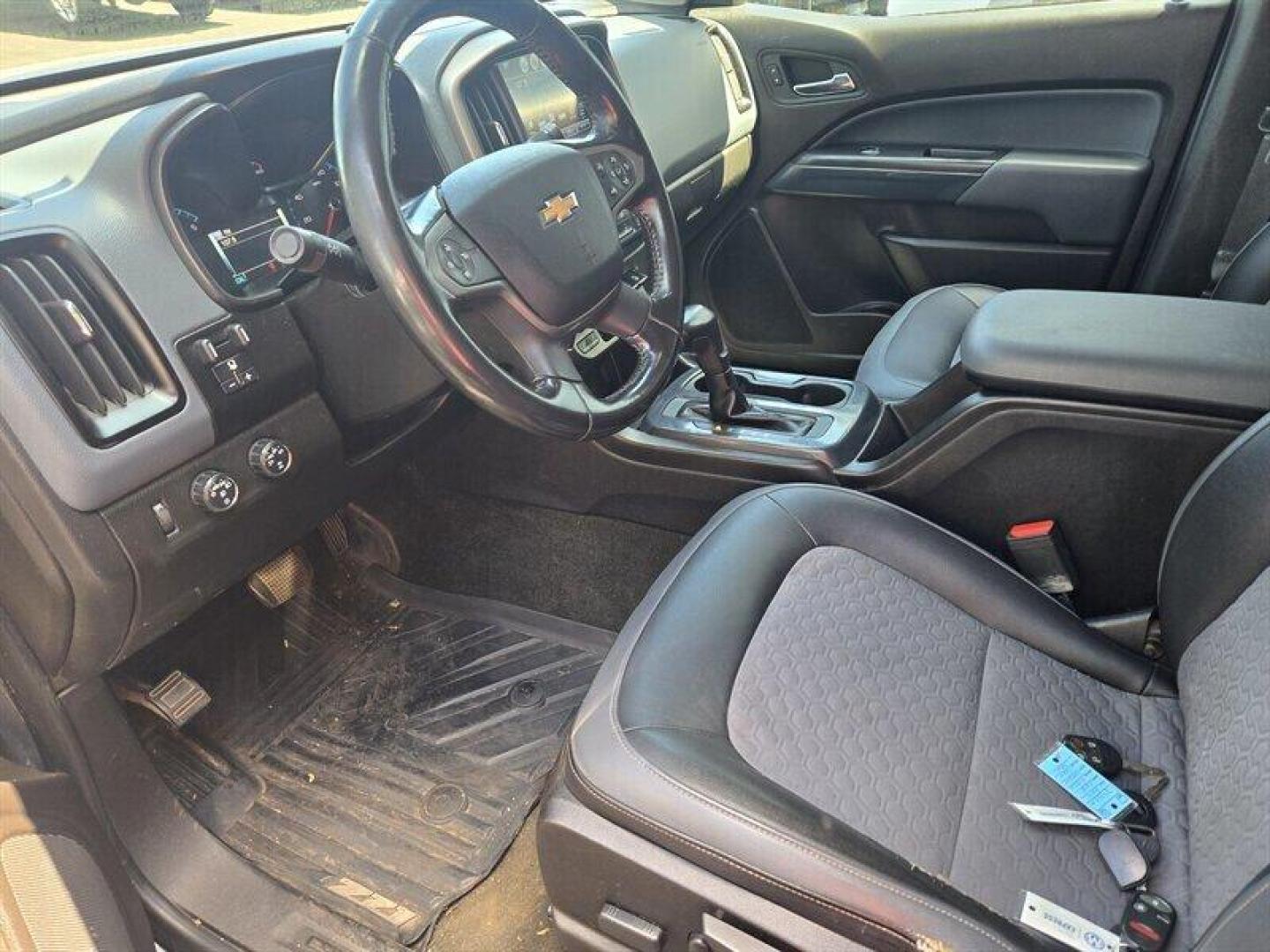 2016 Cyber Gray Metallic Chevrolet Colorado Z71 (1GCPTDE15G1) with an Duramax 2.8L Diesel Turbo I4 181hp 369ft. lbs. engine, Automatic transmission, located at 25355 Eames Street, Channahon, IL, 60410, (815) 467-1807, 41.429108, -88.228432 - ** LOCAL TRADE IN, WHOLESALE AS-IS PRICING, HAS SUSPENSION NOISE, NEEDS BRAKES, HAS OIL SEEPAGE** Introducing the 2016 Chevrolet Colorado Z71, a robust midsize truck designed to deliver both power and efficiency. Under the hood, this model boasts a Duramax 2.8L Diesel Turbo I4 engine, generating 1 - Photo#5