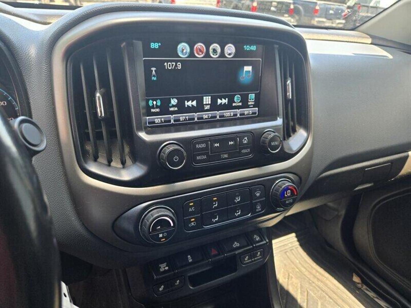 2016 Cyber Gray Metallic Chevrolet Colorado Z71 (1GCPTDE15G1) with an Duramax 2.8L Diesel Turbo I4 181hp 369ft. lbs. engine, Automatic transmission, located at 25355 Eames Street, Channahon, IL, 60410, (815) 467-1807, 41.429108, -88.228432 - ** LOCAL TRADE IN, WHOLESALE AS-IS PRICING, HAS SUSPENSION NOISE, NEEDS BRAKES, HAS OIL SEEPAGE** Introducing the 2016 Chevrolet Colorado Z71, a robust midsize truck designed to deliver both power and efficiency. Under the hood, this model boasts a Duramax 2.8L Diesel Turbo I4 engine, generating 1 - Photo#7