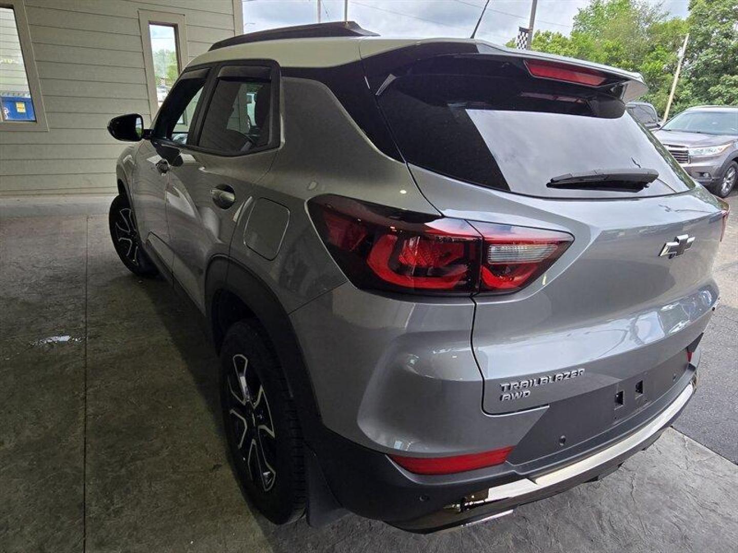 2025 Sterling Gray Metallic Chevrolet Trailblazer ACTIV (KL79MSSL5SB) with an ECOTEC 1.3L Turbo I3 155hp 174ft. lbs. engine, Automatic transmission, located at 25355 Eames Street, Channahon, IL, 60410, (815) 467-1807, 41.429108, -88.228432 - Introducing the 2025 Chevrolet Trailblazer ACTIV in a sleek Sterling Gray Metallic exterior paired with a stylish Jet Black interior adorned with Yellow Accents. This model comes equipped with a robust ECOTEC 1.3L Turbo I3 engine delivering 155hp and 174ft. lbs. of torque, offering a dynamic driving - Photo#6