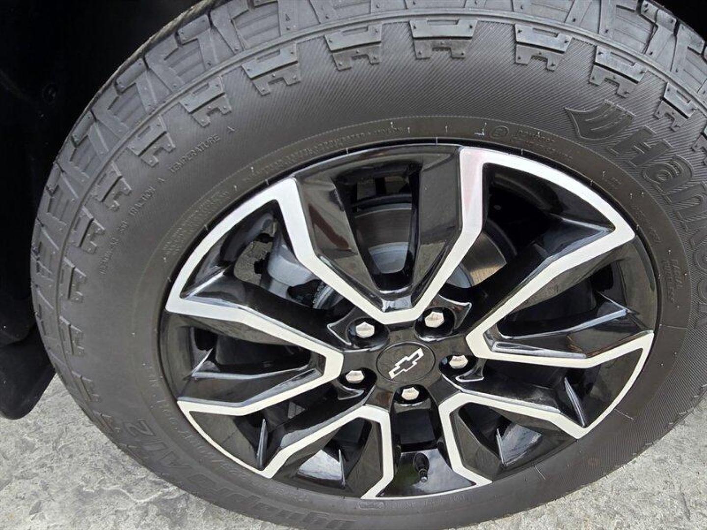 2025 Sterling Gray Metallic Chevrolet Trailblazer ACTIV (KL79MSSL5SB) with an ECOTEC 1.3L Turbo I3 155hp 174ft. lbs. engine, Automatic transmission, located at 25355 Eames Street, Channahon, IL, 60410, (815) 467-1807, 41.429108, -88.228432 - Introducing the 2025 Chevrolet Trailblazer ACTIV in a sleek Sterling Gray Metallic exterior paired with a stylish Jet Black interior adorned with Yellow Accents. This model comes equipped with a robust ECOTEC 1.3L Turbo I3 engine delivering 155hp and 174ft. lbs. of torque, offering a dynamic driving - Photo#25