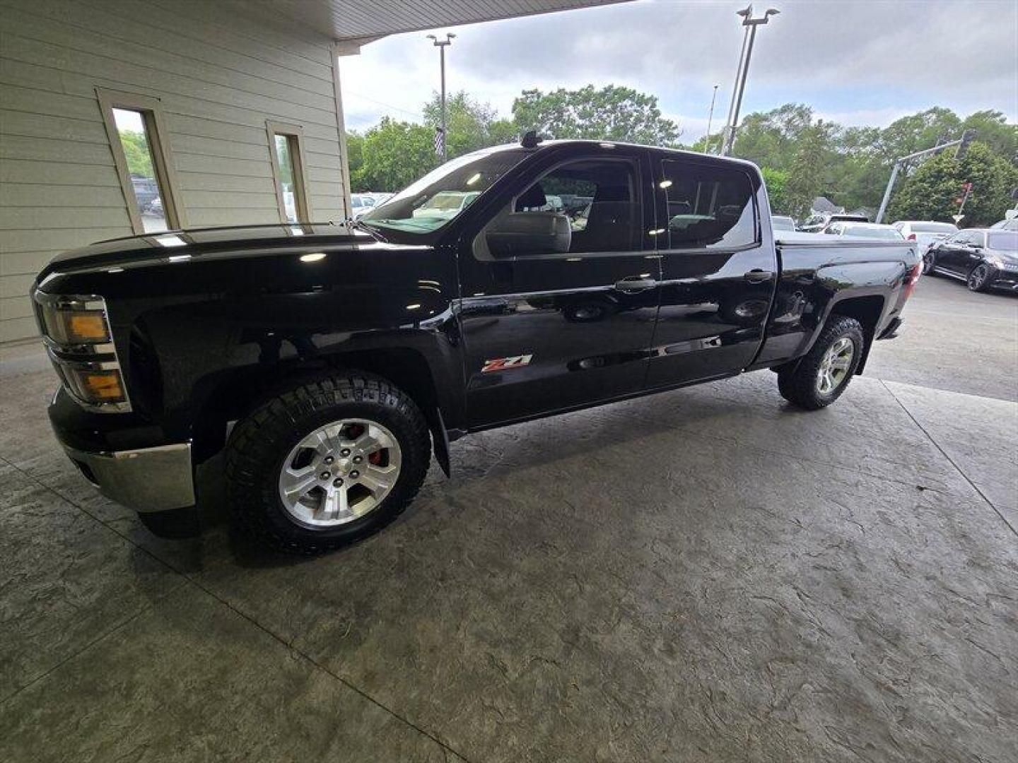 2014 Black Chevrolet Silverado 1500 LT LT2 (3GCUKREC4EG) with an EcoTec3 5.3L Flex Fuel V8 355hp 383ft. lbs. engine, Automatic transmission, located at 25355 Eames Street, Channahon, IL, 60410, (815) 467-1807, 41.429108, -88.228432 - This 2014 Chevrolet Silverado 1500 LT comes equipped with a powerful EcoTec3 5.3L Flex Fuel V8 engine, delivering 355 horsepower and 383 lb-ft of torque. The exterior is finished in a sleek Black color, complemented by a stylish Jet Black interior. This truck is in excellent overall condition, ready - Photo#10