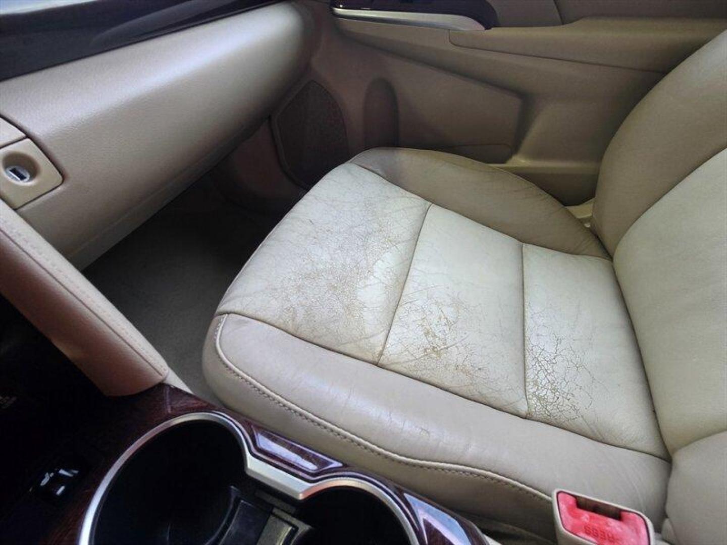 2012 Tan Toyota Camry SE (4T1BK1FK4CU) with an 3.5L V6 268hp 248ft. lbs. engine, Automatic transmission, located at 25355 Eames Street, Channahon, IL, 60410, (815) 467-1807, 41.429108, -88.228432 - Introducing the sleek and powerful 2012 Toyota Camry SE V6! This beauty is equipped with a robust 3.5L V6 engine that delivers a thrilling 268hp and 248ft. lbs. of torque, giving you the perfect blend of performance and efficiency. As for the factory default features, this Camry SE V6 comes loaded - Photo#20