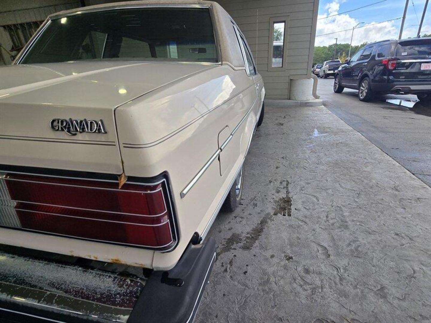 1981 Tan Ford Grenada (1FABP26D3BG) with an 4.2 engine, located at 25355 Eames Street, Channahon, IL, 60410, (815) 467-1807, 41.429108, -88.228432 - Step back in time with this vintage 1981 Ford Grenada! Powered by a trusty 4.2-liter engine, this beauty is a blast from the past with features straight out of the factory. Picture yourself cruising down the road in style with its classic design and retro vibes. Now, let's talk about the factory de - Photo#5