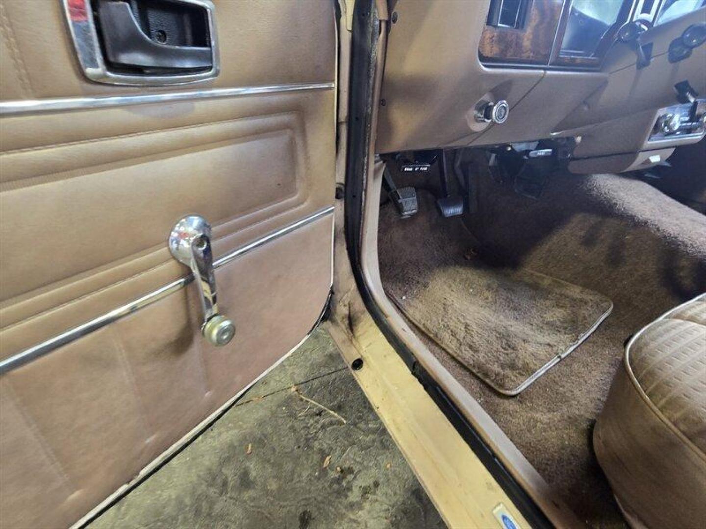 1981 Tan Ford Grenada (1FABP26D3BG) with an 4.2 engine, located at 25355 Eames Street, Channahon, IL, 60410, (815) 467-1807, 41.429108, -88.228432 - Step back in time with this vintage 1981 Ford Grenada! Powered by a trusty 4.2-liter engine, this beauty is a blast from the past with features straight out of the factory. Picture yourself cruising down the road in style with its classic design and retro vibes. Now, let's talk about the factory de - Photo#23