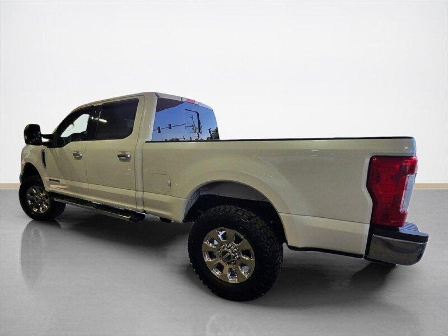 2017 Oxford White Ford F-250 Lariat (1FT7W2BT5HE) with an Power Stroke 6.7L Biodiesel Turbo V8 440hp 925ft. engine, Automatic transmission, located at 25355 Eames Street, Channahon, IL, 60410, (815) 467-1807, 41.429108, -88.228432 - Unleash the power of the 2017 Ford F-250 Super Duty Lariat, a beast on wheels that refuses to be tamed. This monster is equipped with a mighty Power Stroke 6.7L Biodiesel Turbo V8 engine, churning out a jaw-dropping 440hp and a monstrous 925ft. of torque. Straight from the factory, this bad boy co - Photo#4