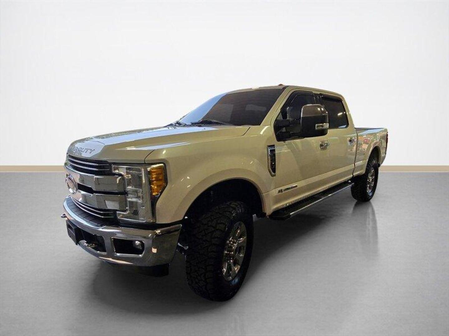2017 Oxford White Ford F-250 Lariat (1FT7W2BT5HE) with an Power Stroke 6.7L Biodiesel Turbo V8 440hp 925ft. engine, Automatic transmission, located at 25355 Eames Street, Channahon, IL, 60410, (815) 467-1807, 41.429108, -88.228432 - Unleash the power of the 2017 Ford F-250 Super Duty Lariat, a beast on wheels that refuses to be tamed. This monster is equipped with a mighty Power Stroke 6.7L Biodiesel Turbo V8 engine, churning out a jaw-dropping 440hp and a monstrous 925ft. of torque. Straight from the factory, this bad boy co - Photo#6
