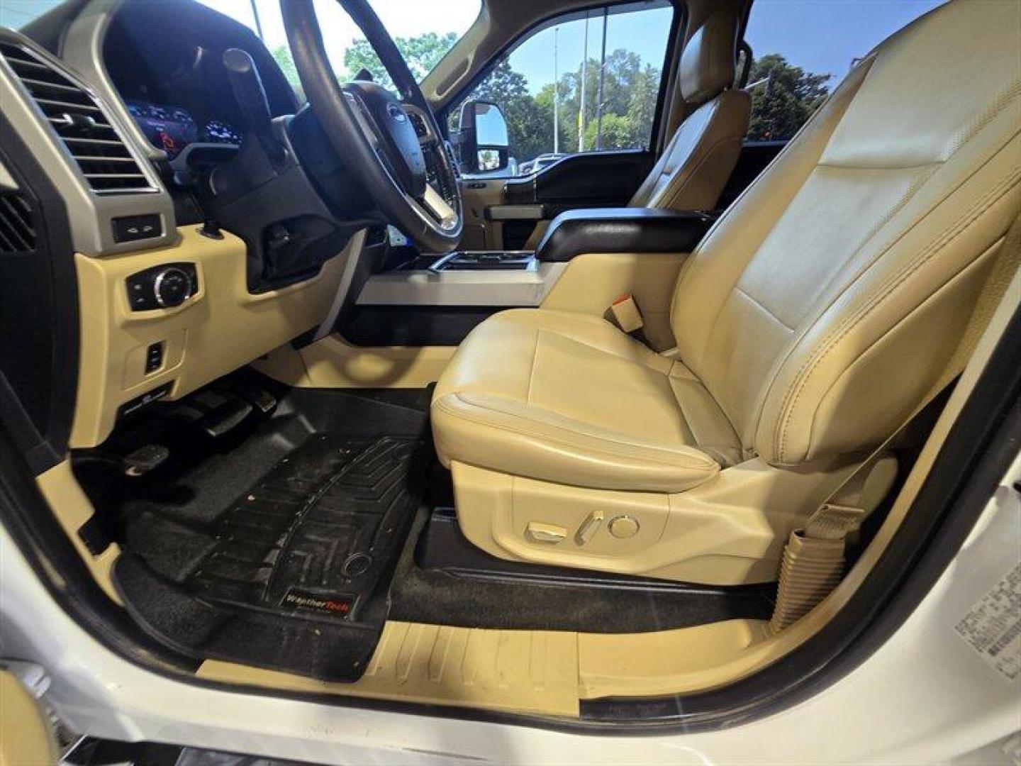 2017 Oxford White Ford F-250 Lariat (1FT7W2BT5HE) with an Power Stroke 6.7L Biodiesel Turbo V8 440hp 925ft. engine, Automatic transmission, located at 25355 Eames Street, Channahon, IL, 60410, (815) 467-1807, 41.429108, -88.228432 - Unleash the power of the 2017 Ford F-250 Super Duty Lariat, a beast on wheels that refuses to be tamed. This monster is equipped with a mighty Power Stroke 6.7L Biodiesel Turbo V8 engine, churning out a jaw-dropping 440hp and a monstrous 925ft. of torque. Straight from the factory, this bad boy co - Photo#8