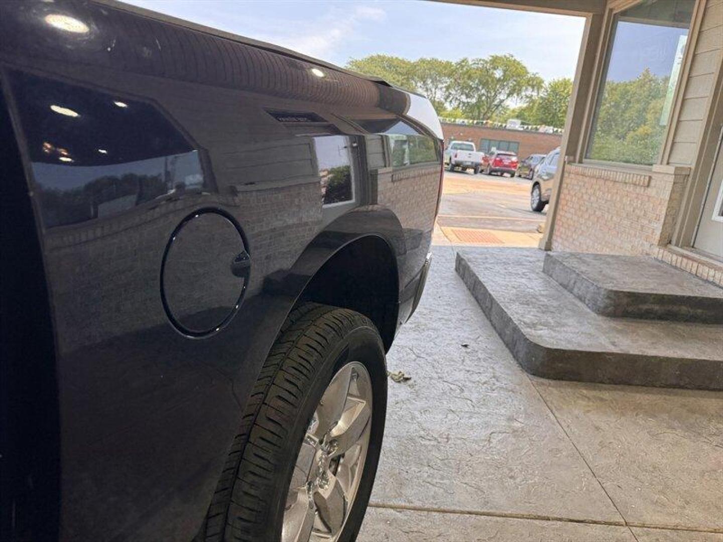 2017 Blue Streak Pearl Coat RAM 1500 Big Horn (1C6RR7LG1HS) with an 3.6L Flex Fuel V6 305hp 269ft. lbs. engine, Automatic transmission, located at 25355 Eames Street, Channahon, IL, 60410, (815) 467-1807, 41.429108, -88.228432 - Behold the magnificent 2017 RAM 1500 SLT, a true marvel of engineering and design! This extraordinary vehicle is equipped with a robust 3.6L Flex Fuel V6 engine, delivering an impressive 305 horsepower and 269 ft. lbs. of torque, ensuring a thrilling driving experience like no other. Step inside th - Photo#10