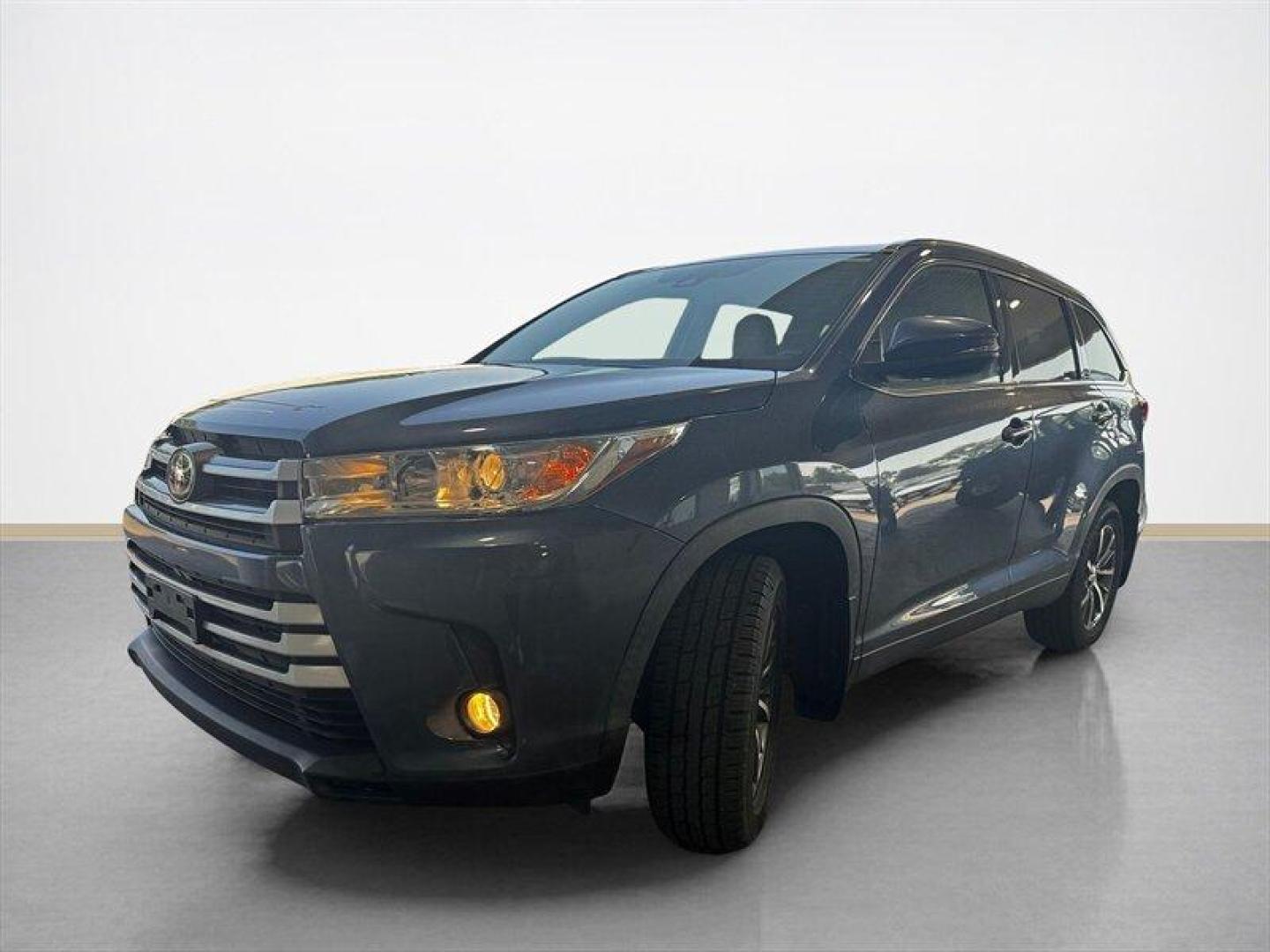 2019 Shoreline Blue Pearl Toyota Highlander XLE (5TDJZRFH0KS) with an 3.5L V6 295hp 263ft. lbs. engine, Automatic transmission, located at 25355 Eames Street, Channahon, IL, 60410, (815) 467-1807, 41.429108, -88.228432 - Behold the magnificent 2019 Toyota Highlander XLE, a vehicle that exudes power, elegance, and unparalleled performance. This exceptional SUV is equipped with a robust 3.5L V6 engine, boasting an impressive 295 horsepower and 263 ft. lbs. of torque, ensuring a thrilling driving experience with every - Photo#6