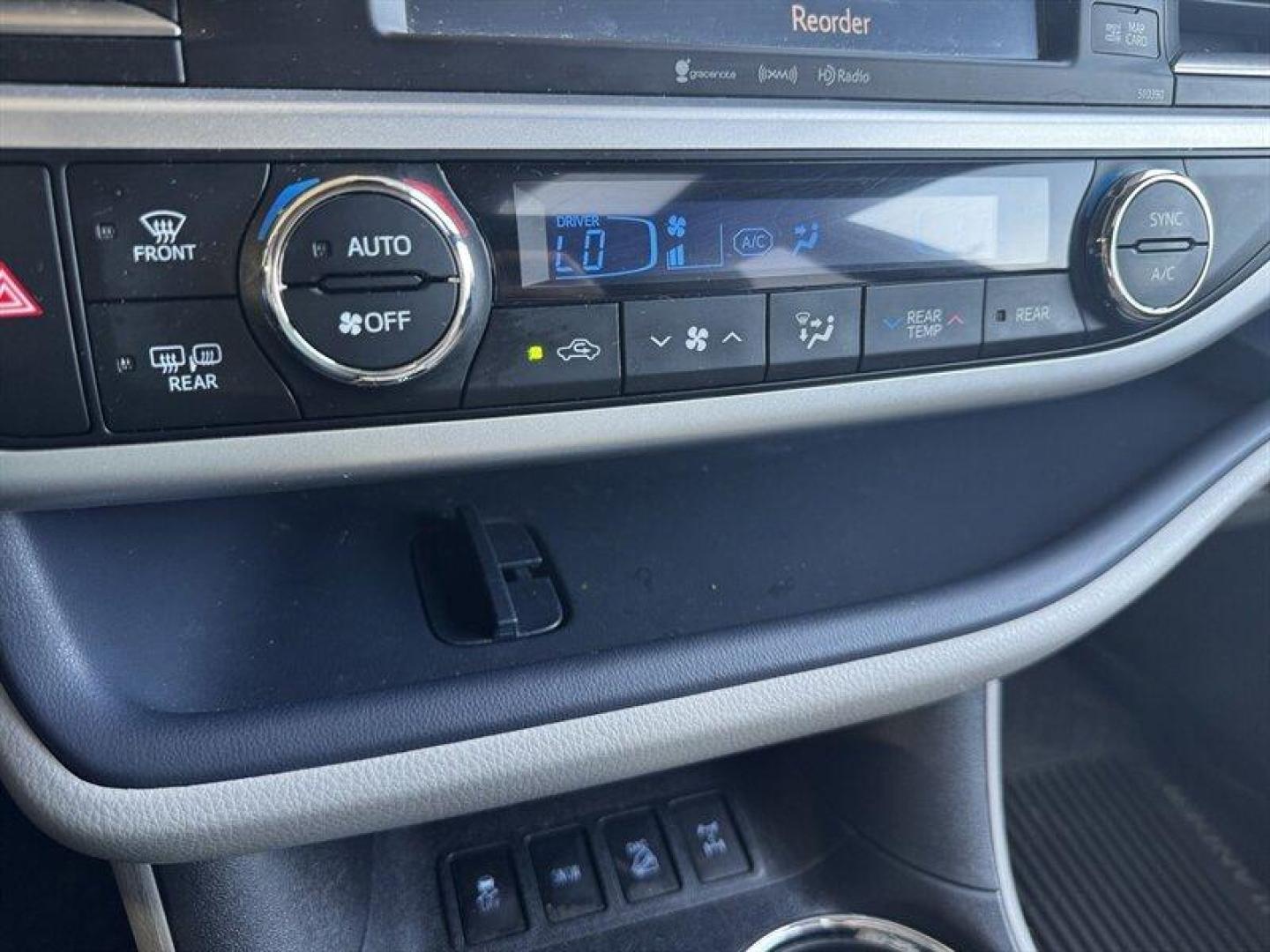 2019 Shoreline Blue Pearl Toyota Highlander XLE (5TDJZRFH0KS) with an 3.5L V6 295hp 263ft. lbs. engine, Automatic transmission, located at 25355 Eames Street, Channahon, IL, 60410, (815) 467-1807, 41.429108, -88.228432 - Behold the magnificent 2019 Toyota Highlander XLE, a vehicle that exudes power, elegance, and unparalleled performance. This exceptional SUV is equipped with a robust 3.5L V6 engine, boasting an impressive 295 horsepower and 263 ft. lbs. of torque, ensuring a thrilling driving experience with every - Photo#24