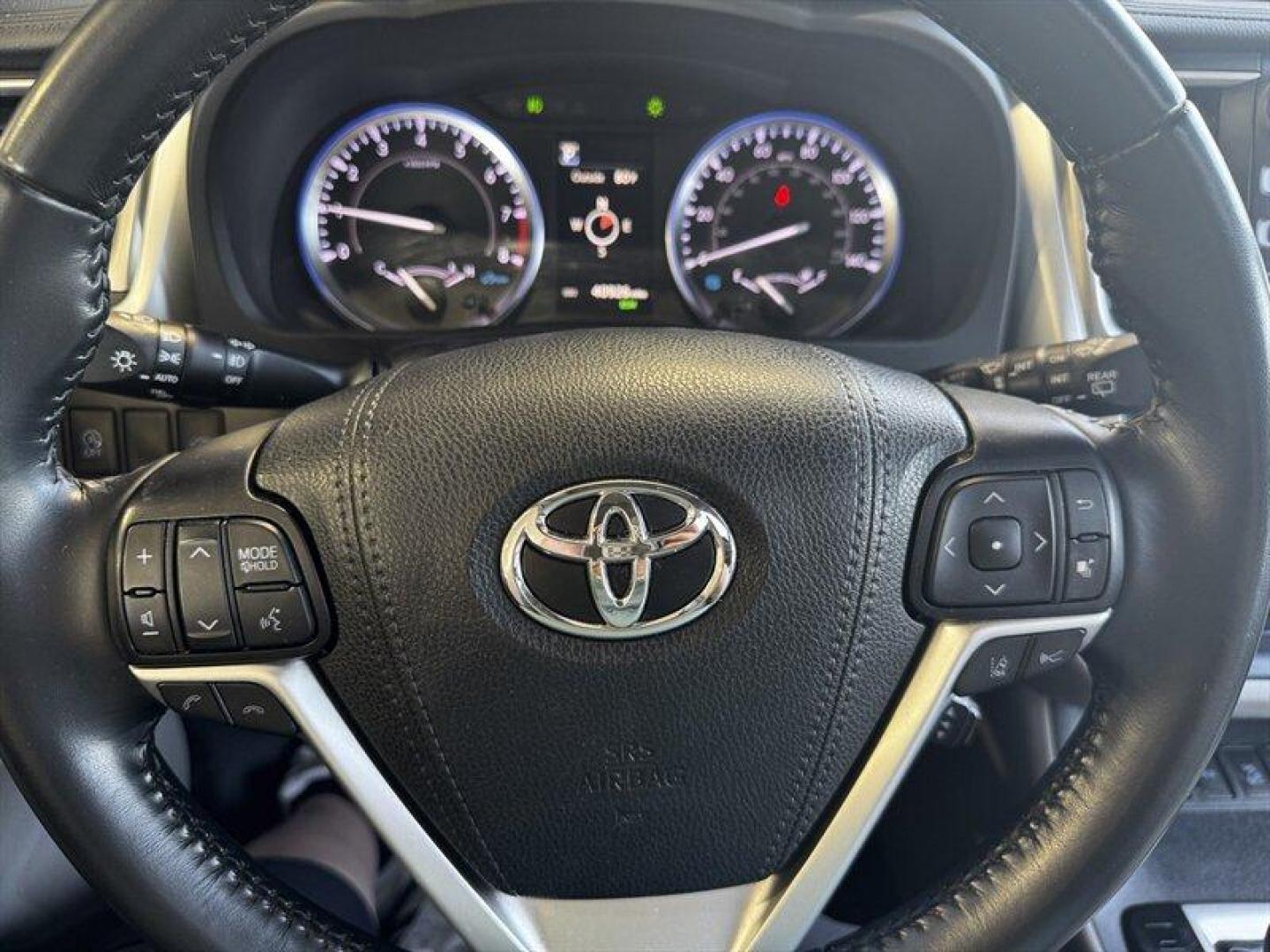 2019 Shoreline Blue Pearl Toyota Highlander XLE (5TDJZRFH0KS) with an 3.5L V6 295hp 263ft. lbs. engine, Automatic transmission, located at 25355 Eames Street, Channahon, IL, 60410, (815) 467-1807, 41.429108, -88.228432 - Behold the magnificent 2019 Toyota Highlander XLE, a vehicle that exudes power, elegance, and unparalleled performance. This exceptional SUV is equipped with a robust 3.5L V6 engine, boasting an impressive 295 horsepower and 263 ft. lbs. of torque, ensuring a thrilling driving experience with every - Photo#27