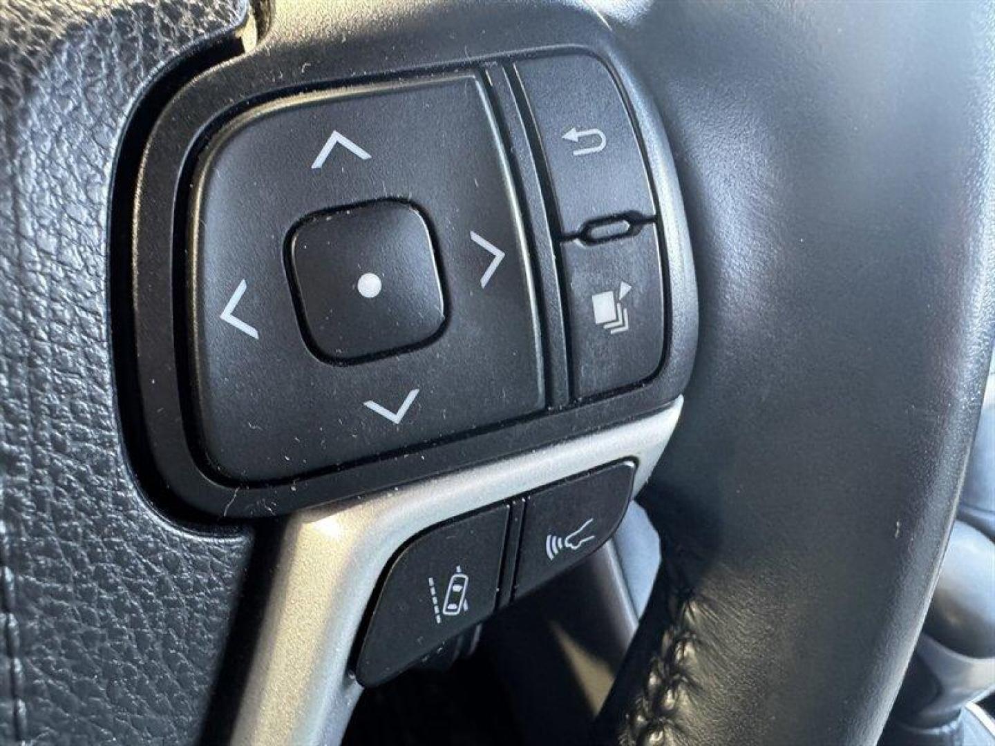 2019 Shoreline Blue Pearl Toyota Highlander XLE (5TDJZRFH0KS) with an 3.5L V6 295hp 263ft. lbs. engine, Automatic transmission, located at 25355 Eames Street, Channahon, IL, 60410, (815) 467-1807, 41.429108, -88.228432 - Behold the magnificent 2019 Toyota Highlander XLE, a vehicle that exudes power, elegance, and unparalleled performance. This exceptional SUV is equipped with a robust 3.5L V6 engine, boasting an impressive 295 horsepower and 263 ft. lbs. of torque, ensuring a thrilling driving experience with every - Photo#29