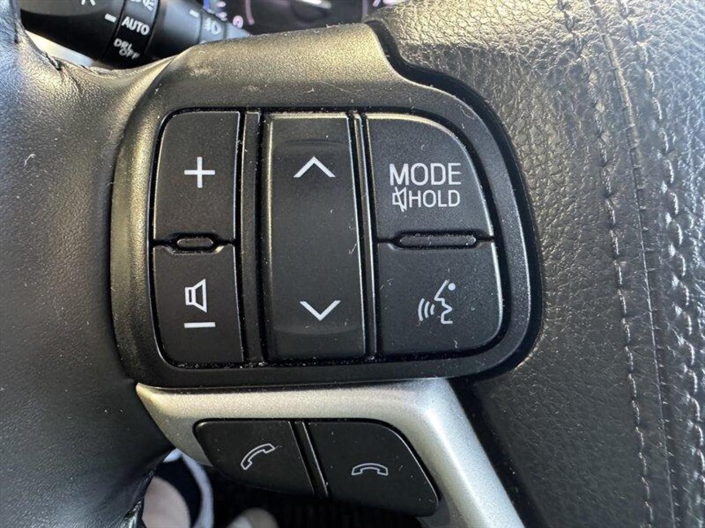 2019 Shoreline Blue Pearl Toyota Highlander XLE (5TDJZRFH0KS) with an 3.5L V6 295hp 263ft. lbs. engine, Automatic transmission, located at 25355 Eames Street, Channahon, IL, 60410, (815) 467-1807, 41.429108, -88.228432 - Behold the magnificent 2019 Toyota Highlander XLE, a vehicle that exudes power, elegance, and unparalleled performance. This exceptional SUV is equipped with a robust 3.5L V6 engine, boasting an impressive 295 horsepower and 263 ft. lbs. of torque, ensuring a thrilling driving experience with every - Photo#30