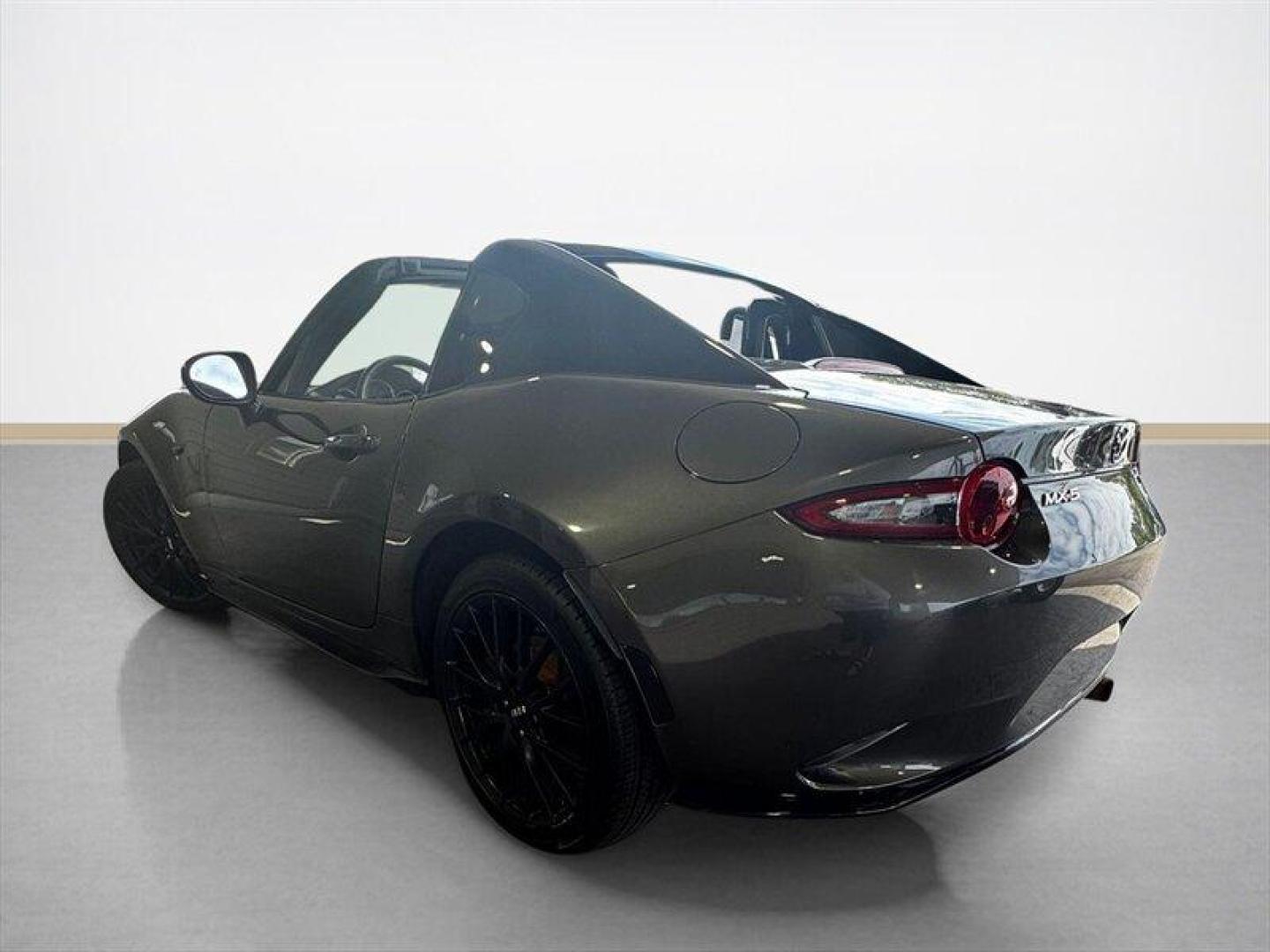 2018 Machine Gray Metallic Mazda MX-5 Miata RF Club (JM1NDAL77J0) with an SKYACTIV-G 2.0L I4 155hp 148ft. lbs. engine, 6 Speed Manual transmission, located at 25355 Eames Street, Channahon, IL, 60410, (815) 467-1807, 41.429108, -88.228432 - Unleash the power and thrill of the 2018 Mazda MX-5 Miata RF Club! This beast is equipped with a potent SKYACTIV-G 2.0L I4 engine that pumps out an impressive 155hp and 148ft. lbs. of torque, ensuring a heart-racing driving experience every time you hit the road. Straight from the factory, this mea - Photo#4