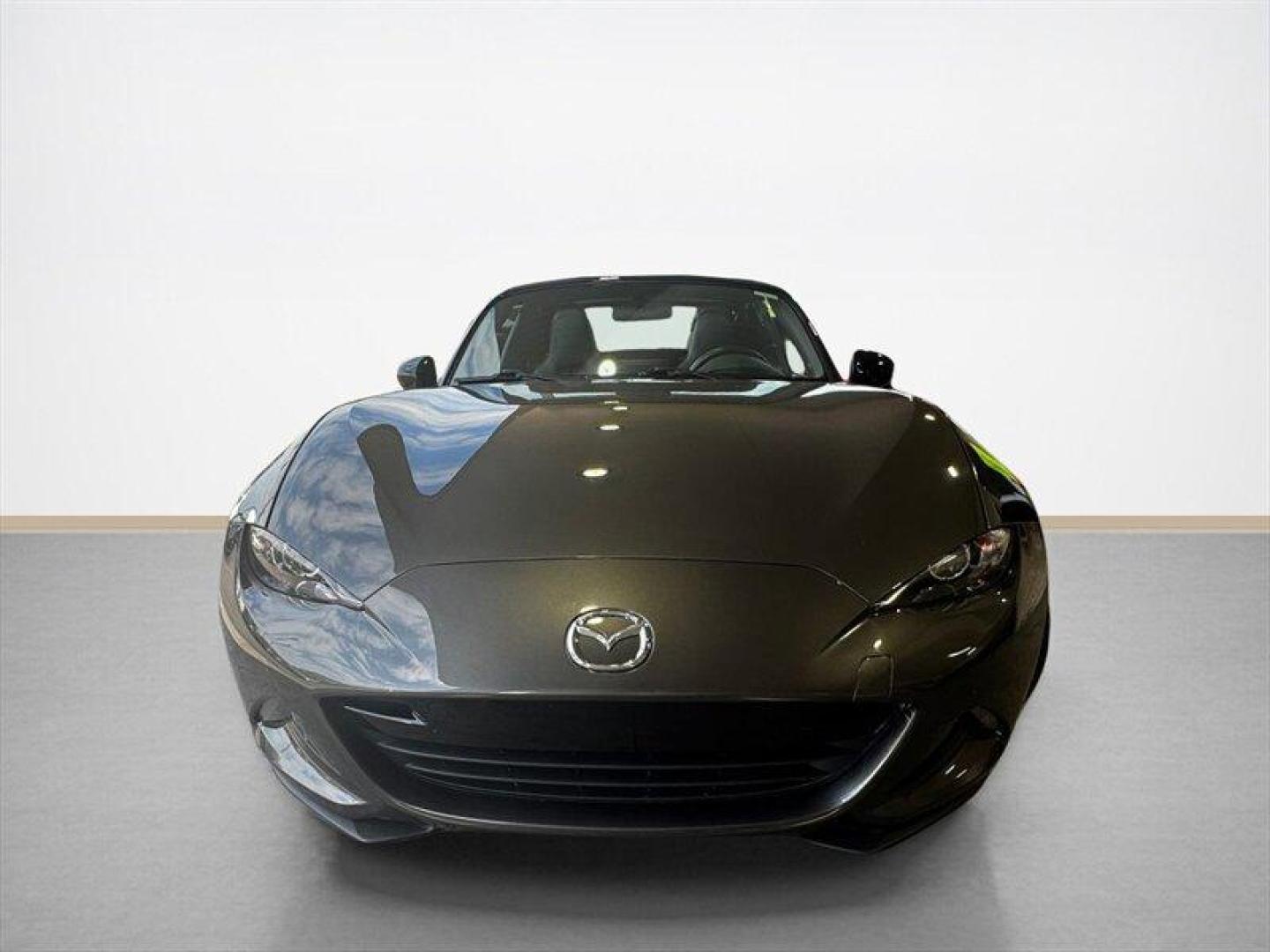 2018 Machine Gray Metallic Mazda MX-5 Miata RF Club (JM1NDAL77J0) with an SKYACTIV-G 2.0L I4 155hp 148ft. lbs. engine, 6 Speed Manual transmission, located at 25355 Eames Street, Channahon, IL, 60410, (815) 467-1807, 41.429108, -88.228432 - Unleash the power and thrill of the 2018 Mazda MX-5 Miata RF Club! This beast is equipped with a potent SKYACTIV-G 2.0L I4 engine that pumps out an impressive 155hp and 148ft. lbs. of torque, ensuring a heart-racing driving experience every time you hit the road. Straight from the factory, this mea - Photo#7