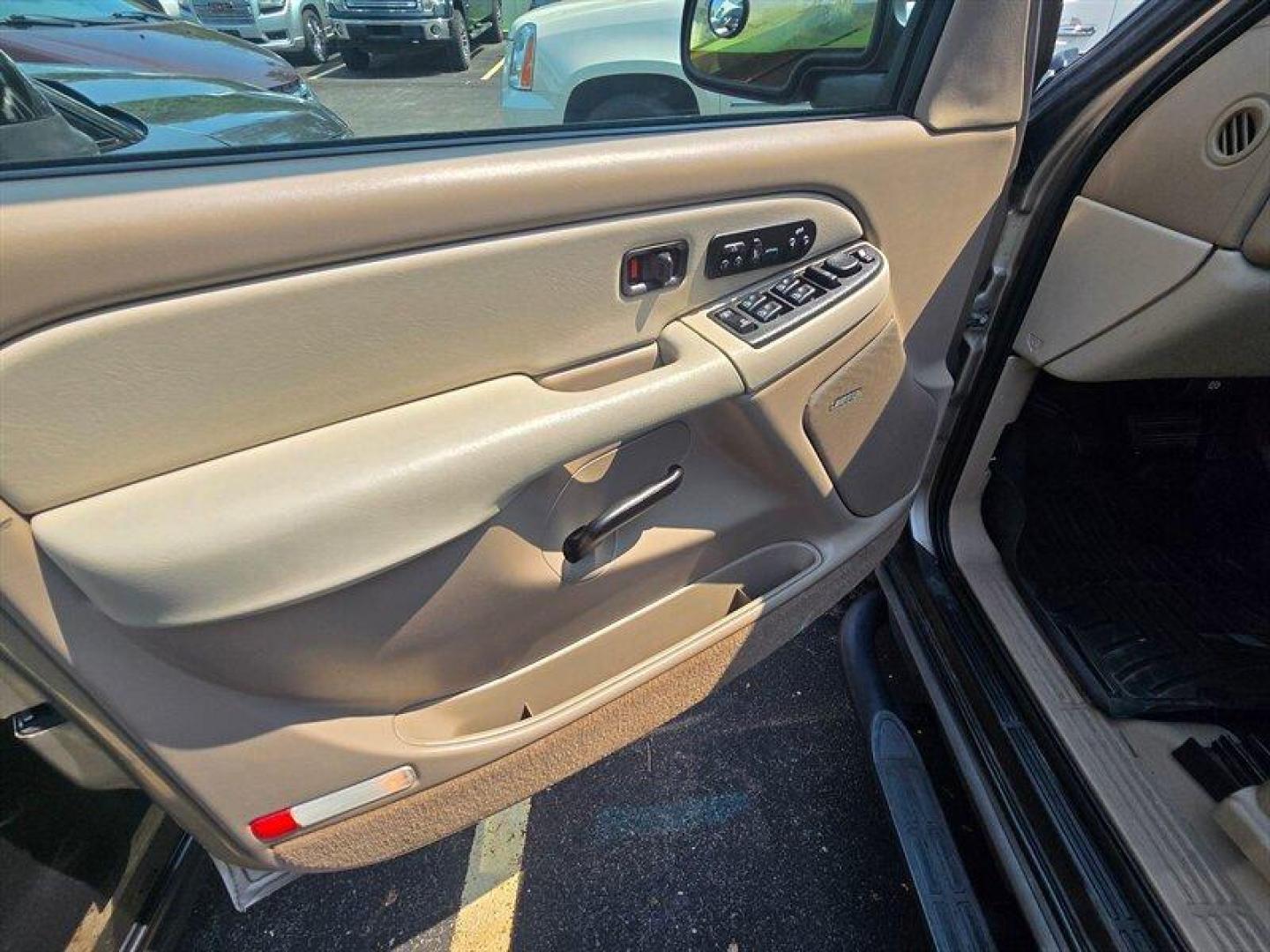 2003 Dark Gray Metallic Chevrolet Tahoe Z71 (1GNEK13Z83R) with an 5.3 engine, Automatic transmission, located at 25355 Eames Street, Channahon, IL, 60410, (815) 467-1807, 41.429108, -88.228432 - Photo#5